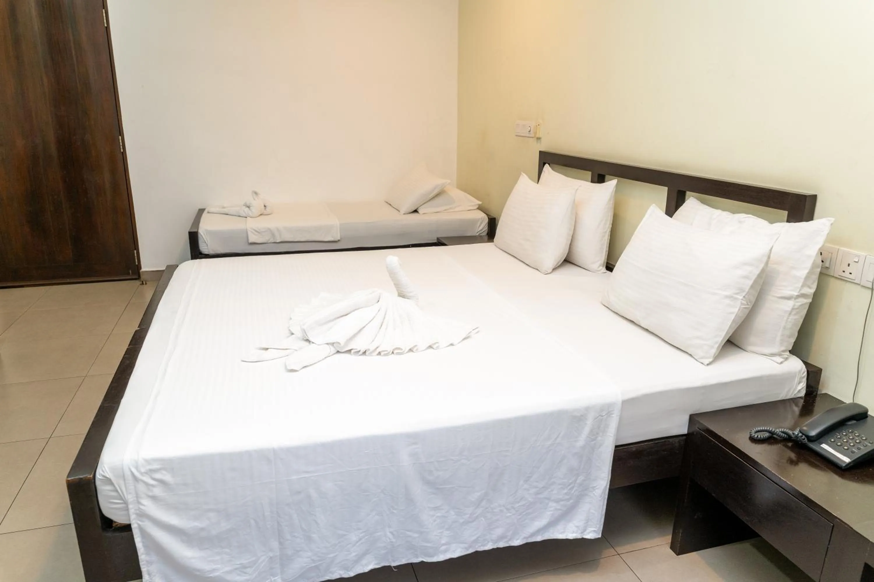 Bed in Saninro Hotel - Ragama