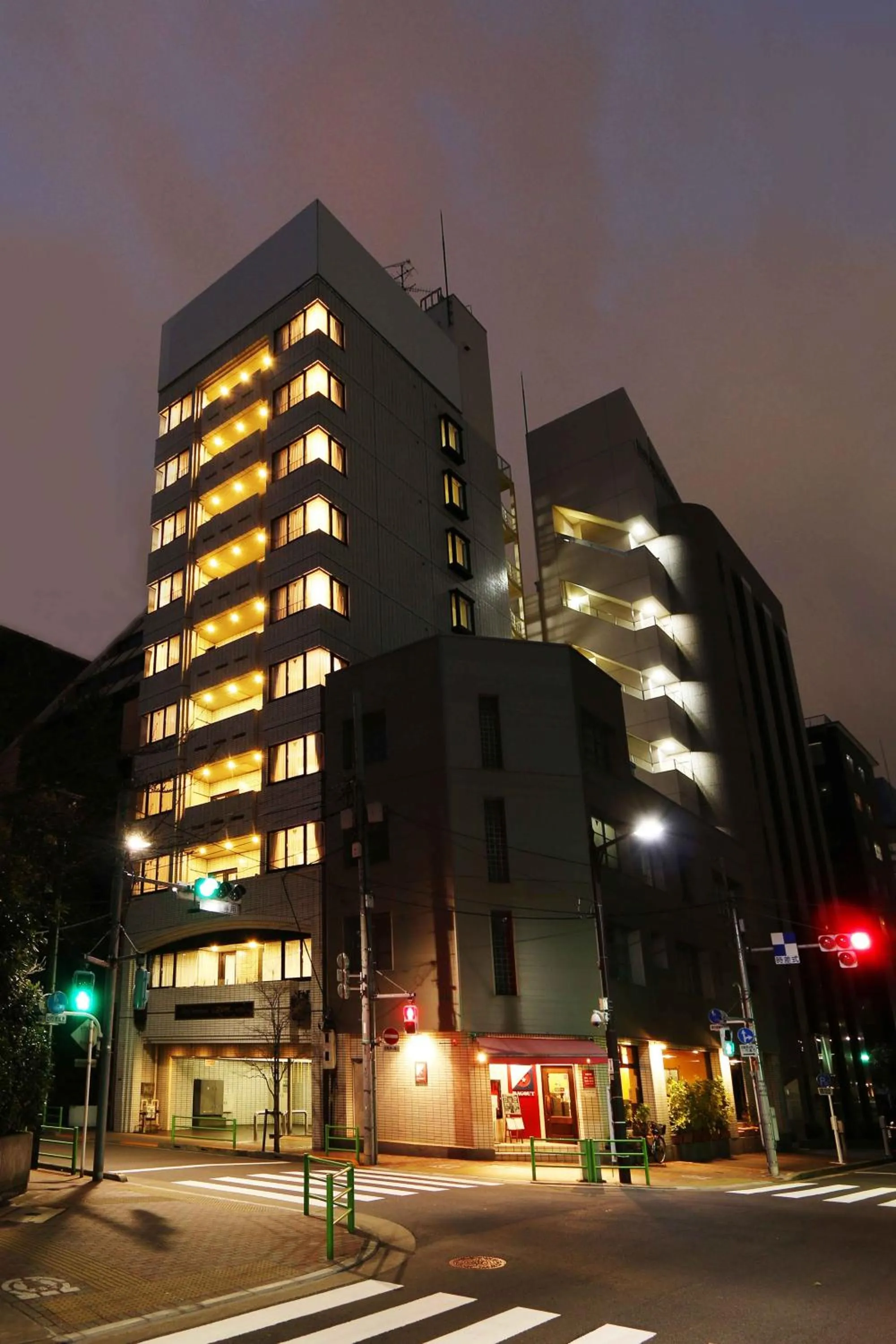 Facade/entrance in City Pension Zem