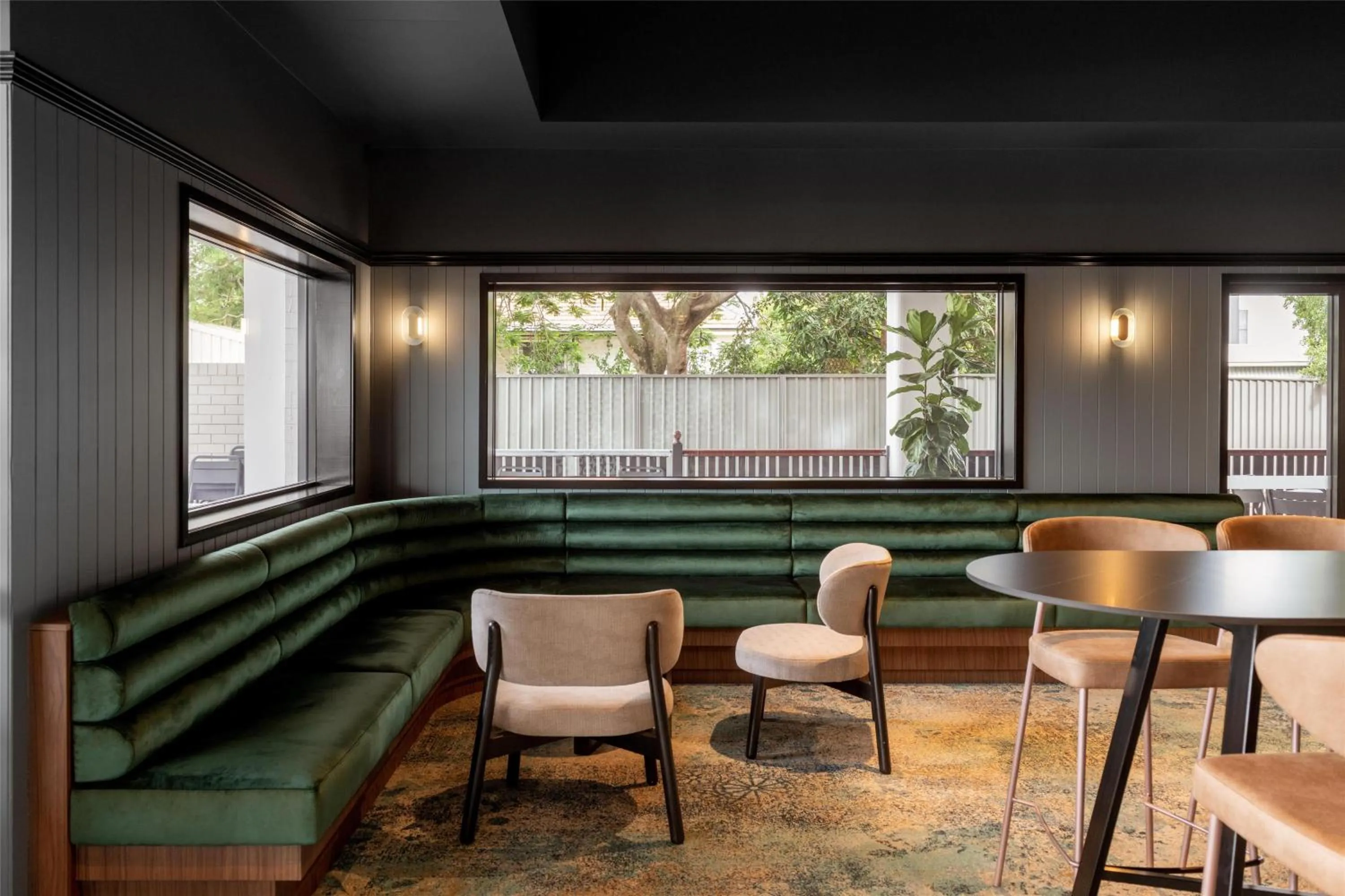 Lounge or bar in Nightcap at Camp Hill Hotel