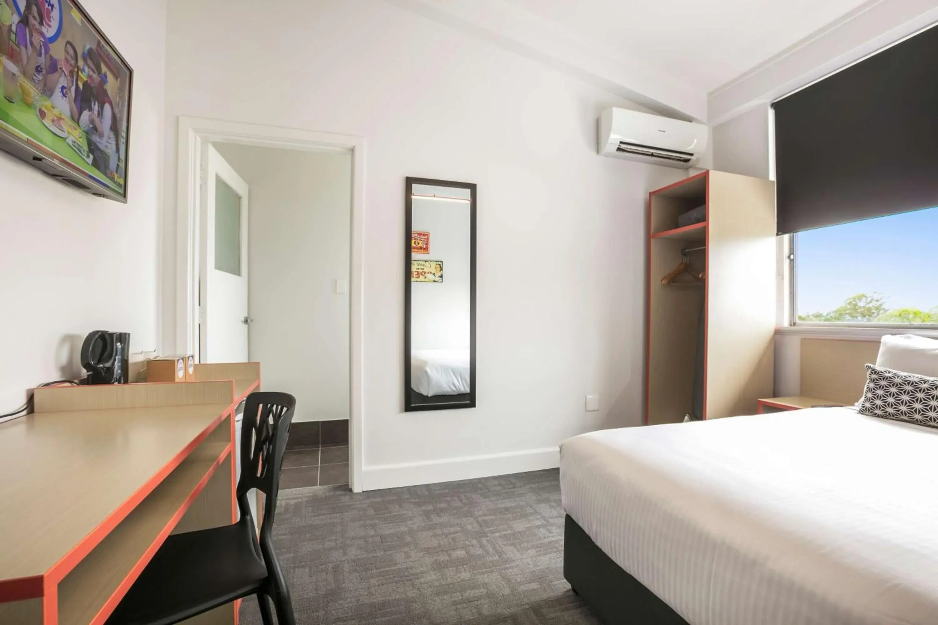 Bedroom, Bed in Nightcap at Camp Hill Hotel Bedroom, Bed in Nightcap at Camp Hill Hotel