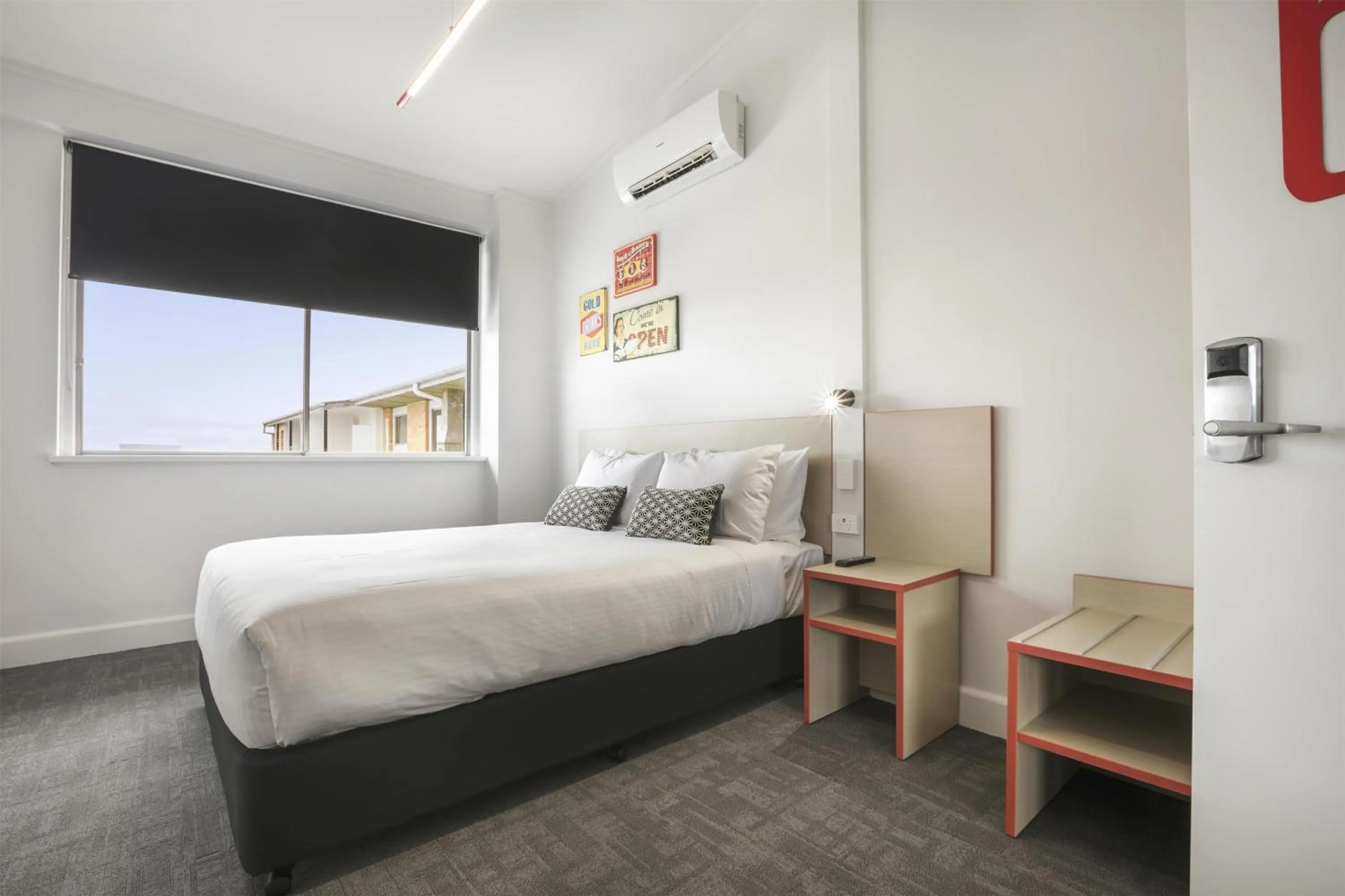 Bedroom, Bed in Nightcap at Camp Hill Hotel