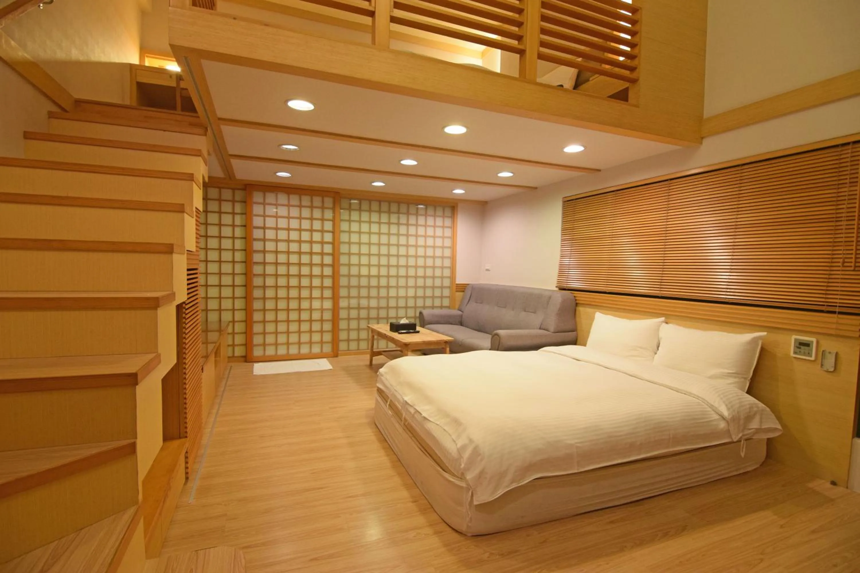 Duplex Quadruple Room in No. 21 Jiaoxi Hot Spring Homestay