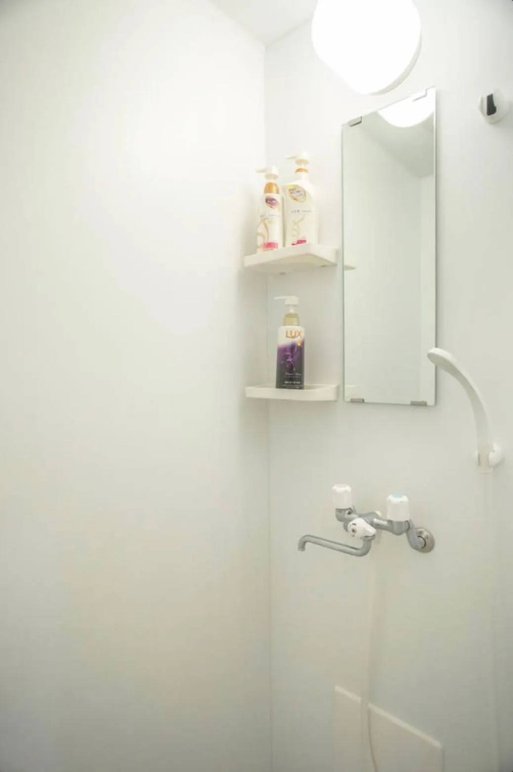 Shower in Osaka Tsuruhashitei Hotel Asahi group 大阪鶴橋亭ホテル