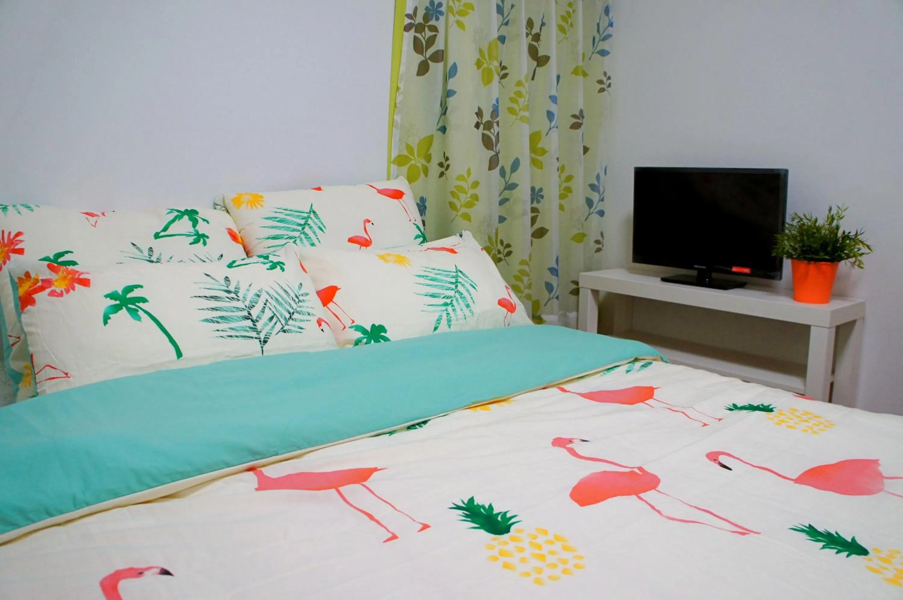 Photo of the whole room, Bed in Osaka Tsuruhashitei Hotel Asahi group 大阪鶴橋亭ホテル