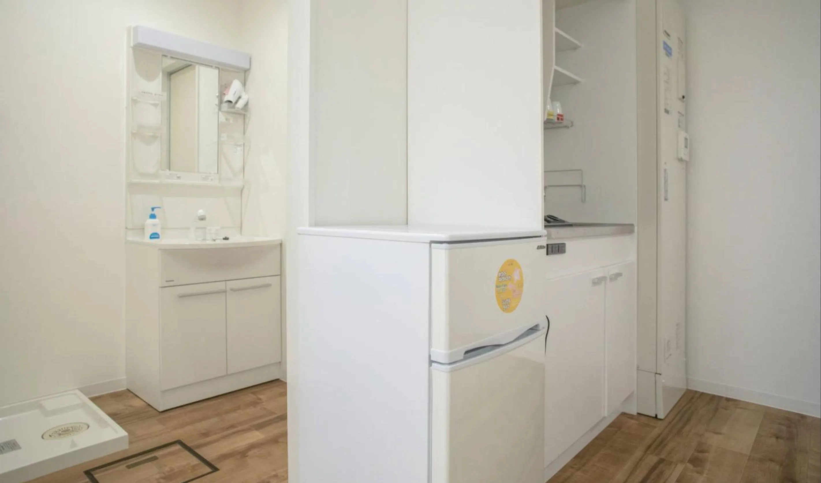 Kitchen or kitchenette in Osaka Tsuruhashitei Hotel Asahi group 大阪鶴橋亭ホテル