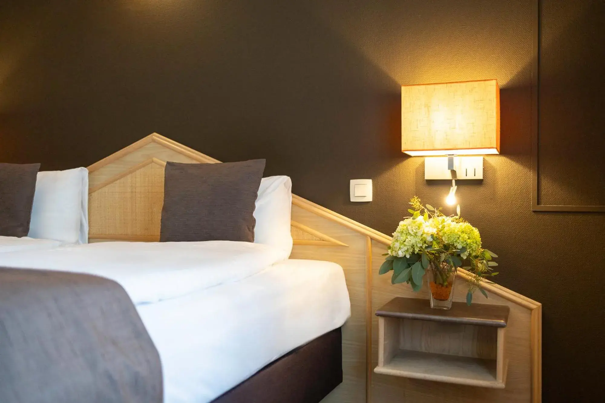 Budget Double Room in Hotel du Commerce Budget Double Room in Hotel du Commerce