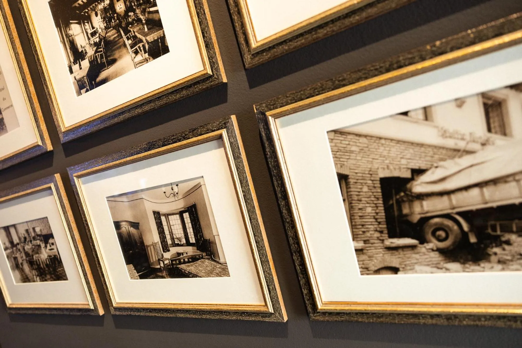 Facade/entrance in Hotel du Commerce