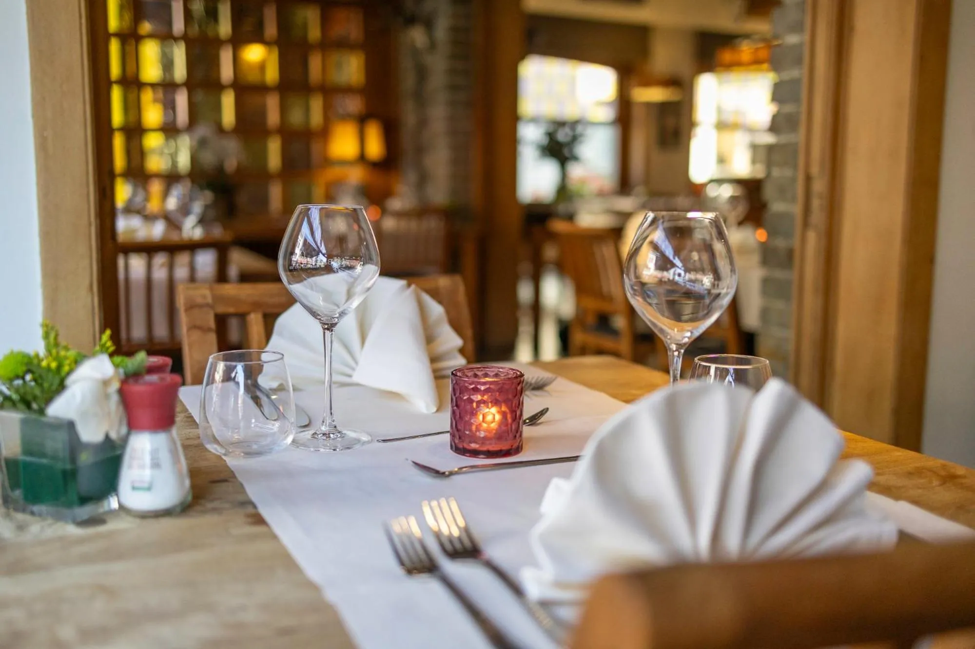 Restaurant/places to eat in Hotel du Commerce