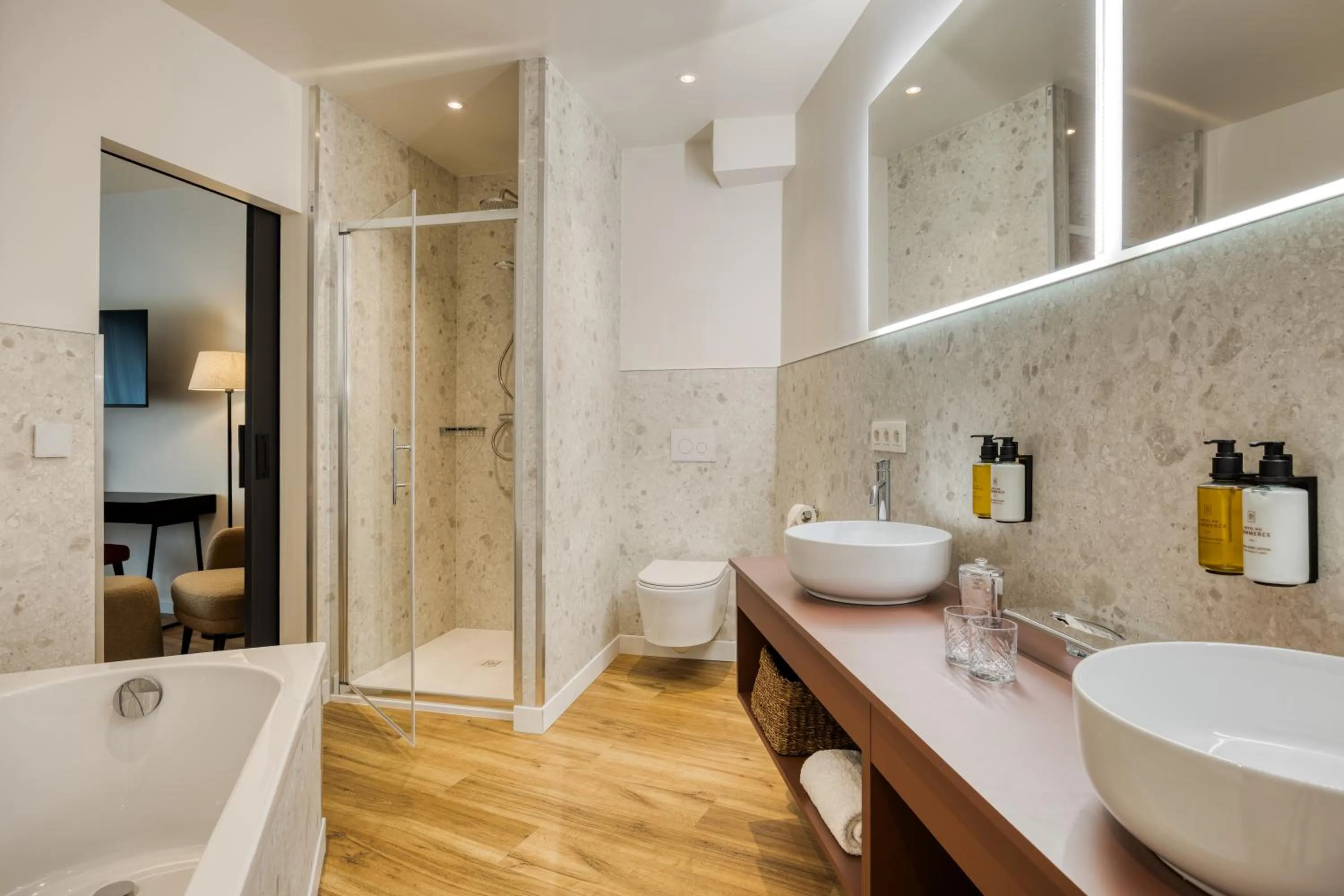 Bathroom in Hotel du Commerce