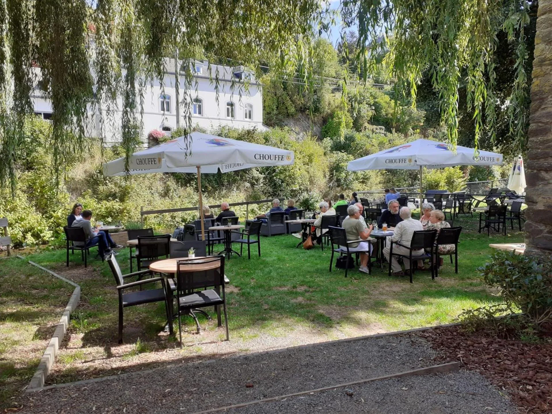 Restaurant/places to eat in Hotel du Commerce