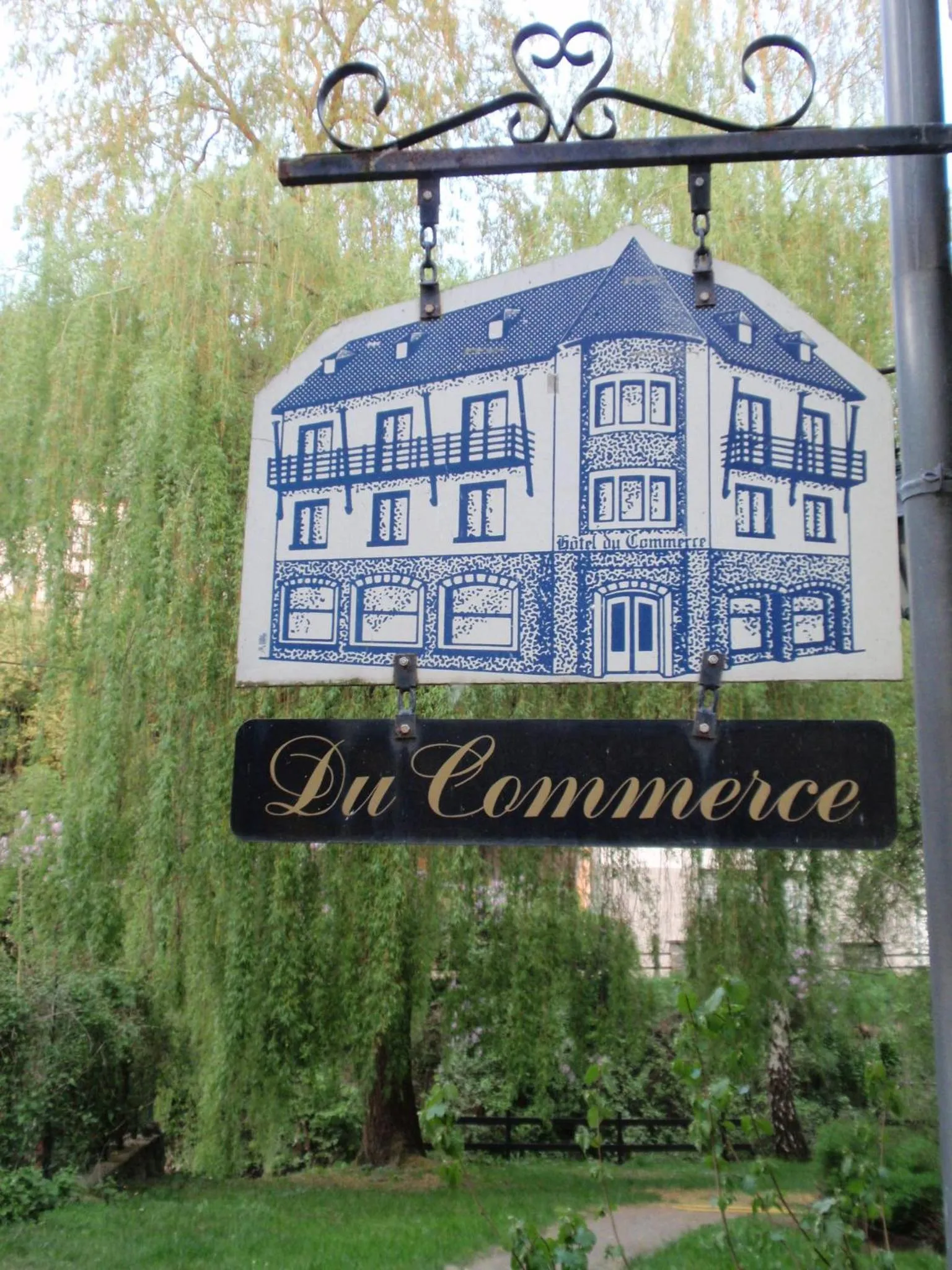 Decorative detail in Hotel du Commerce