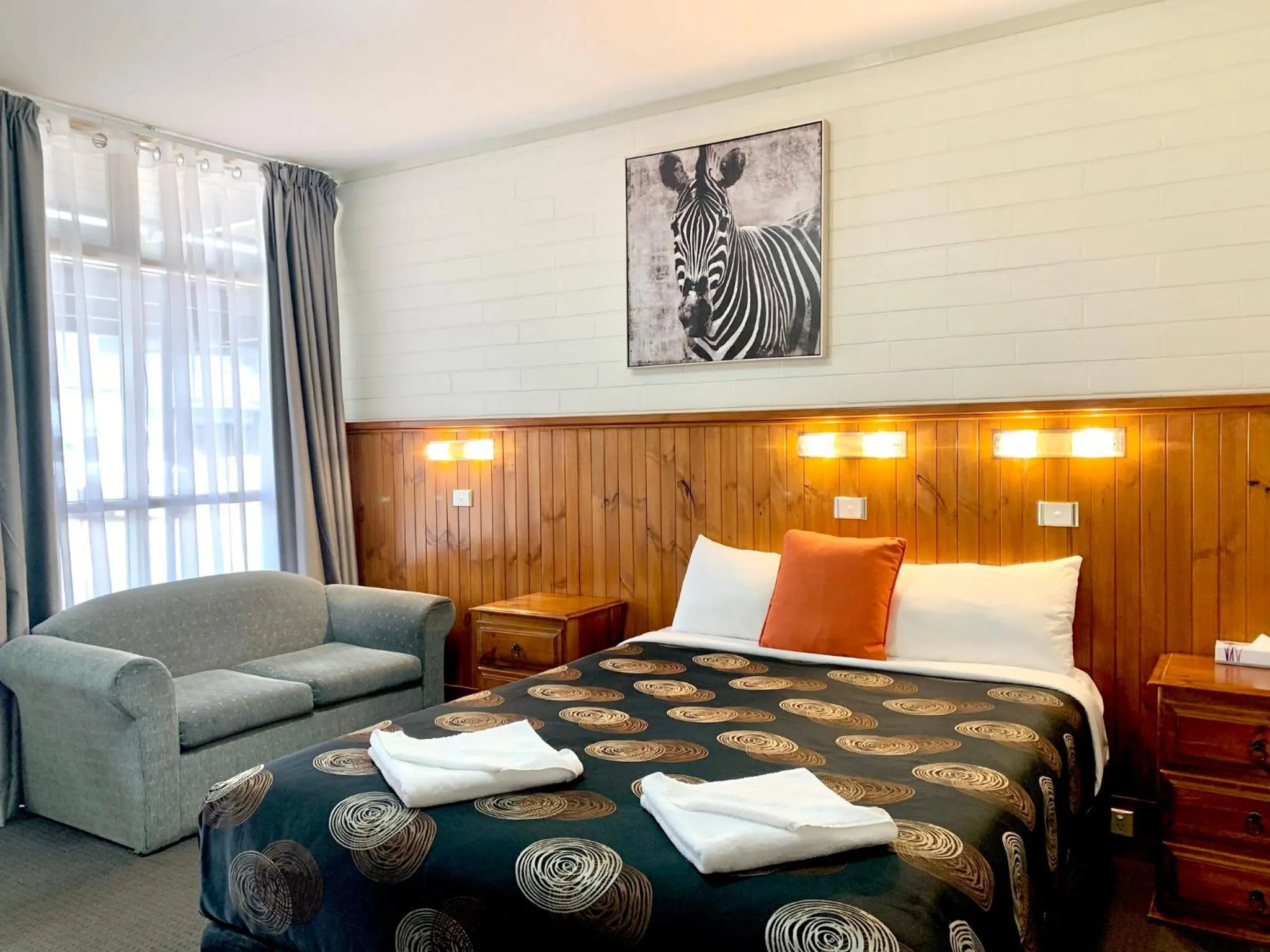 Bedroom, Bed in Central Motel Mildura