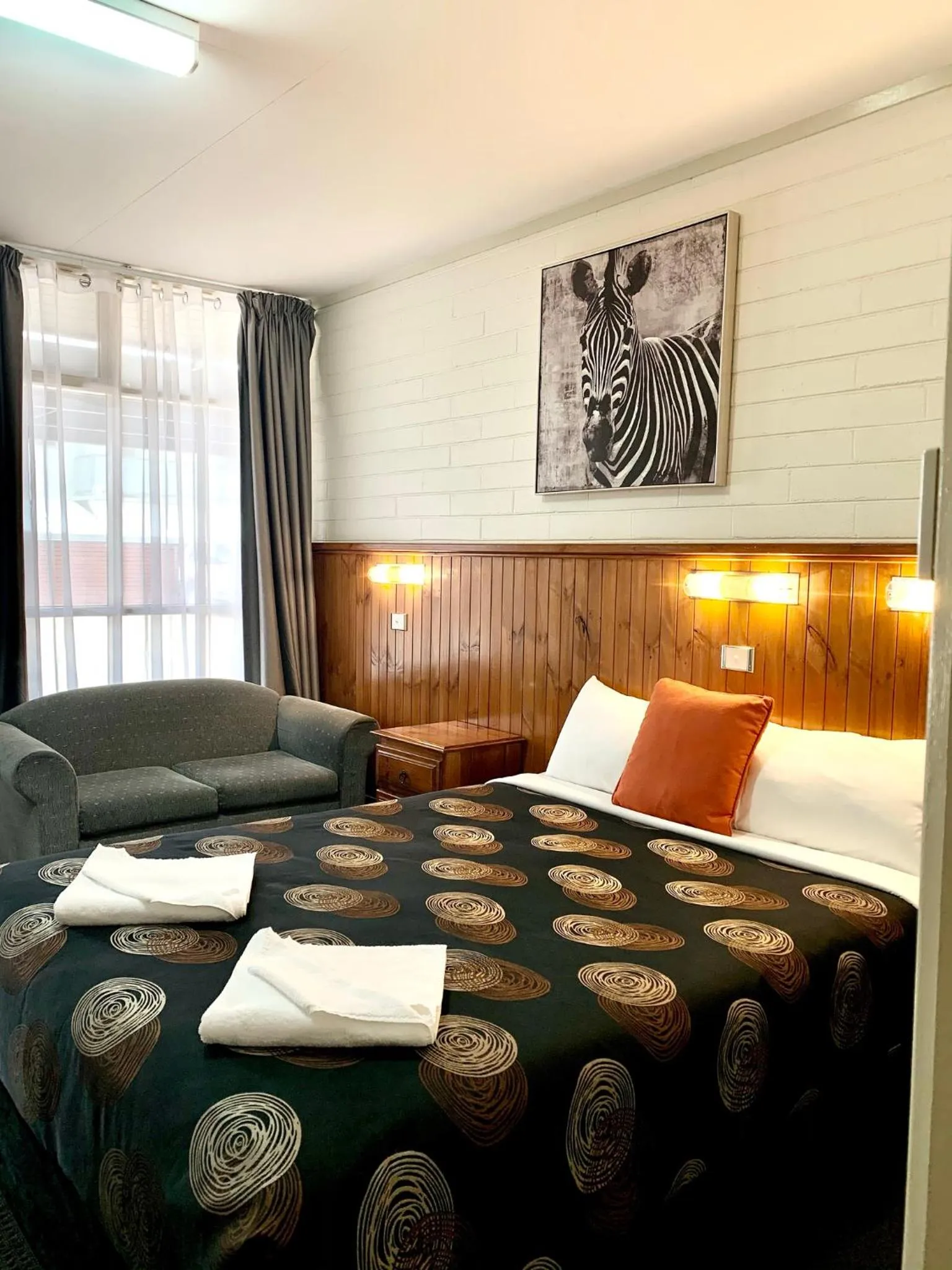 Bedroom, Bed in Central Motel Mildura