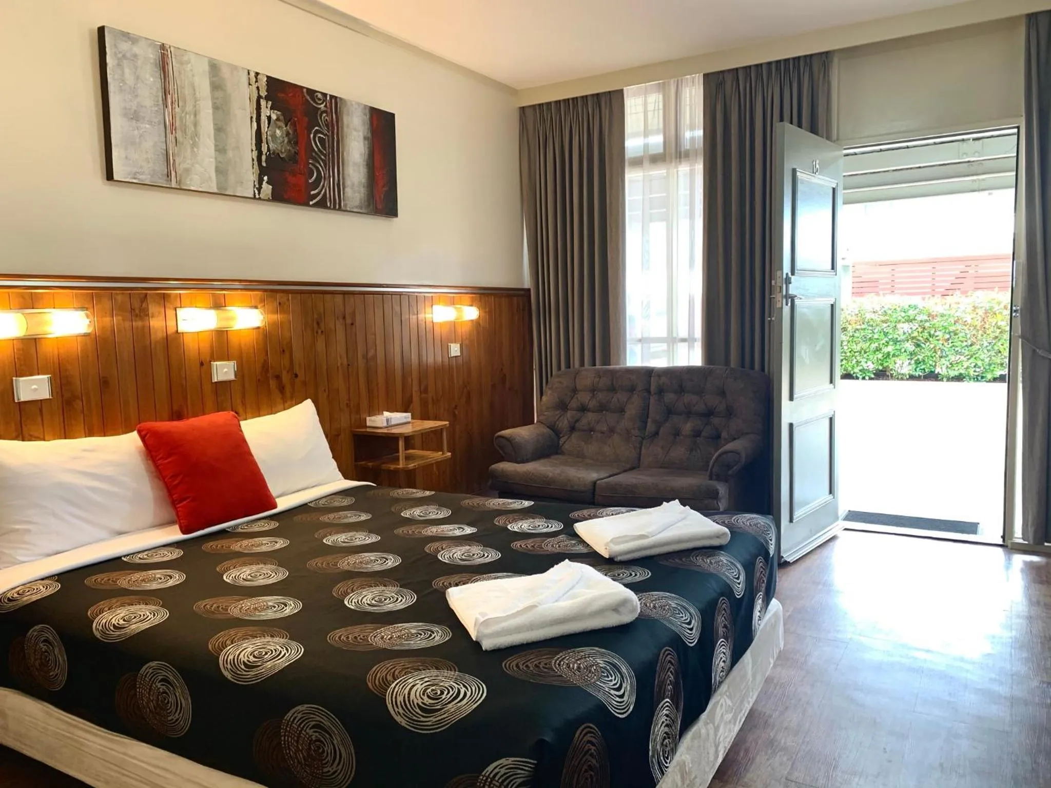 Bedroom, Bed in Central Motel Mildura