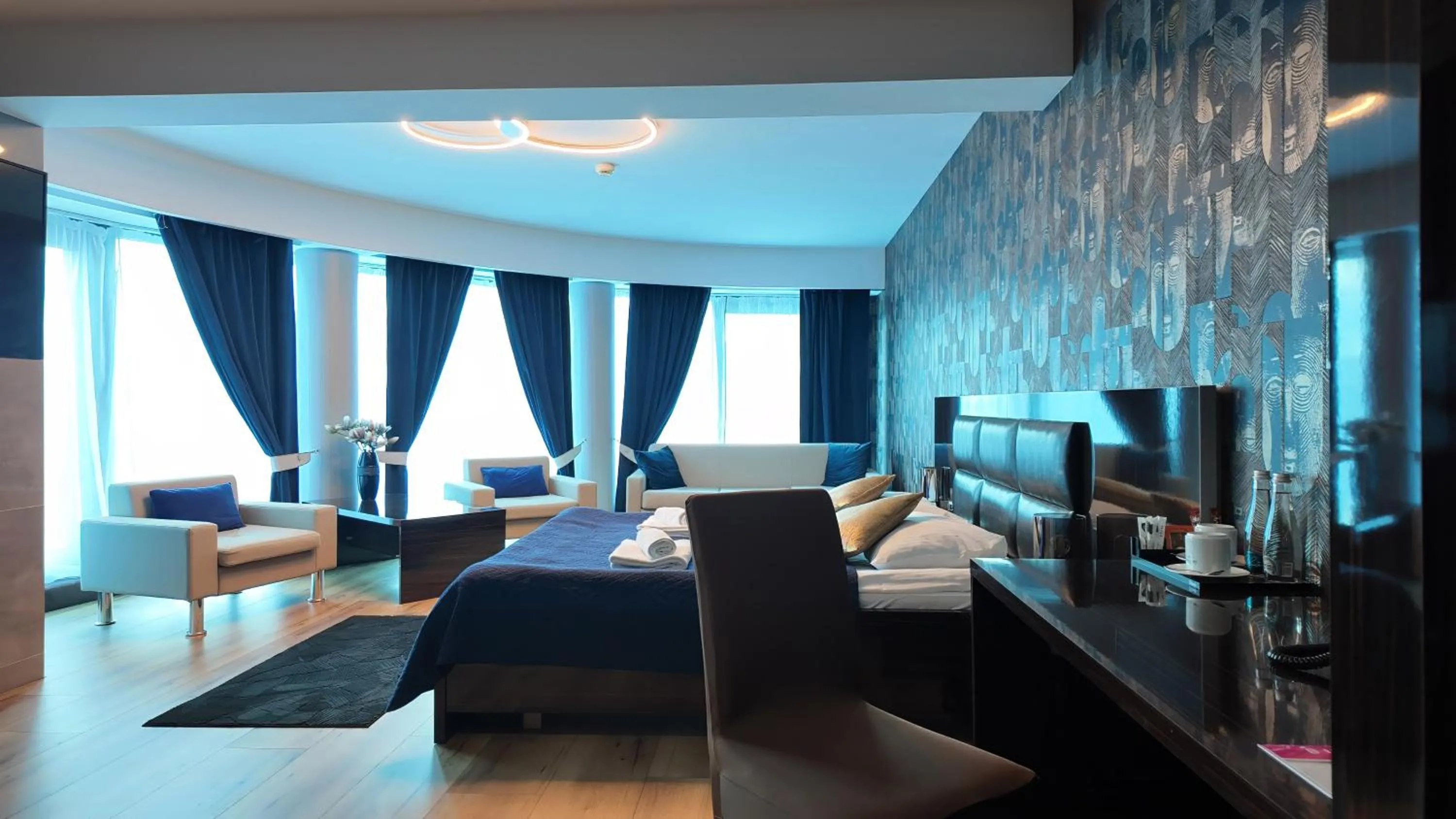 Photo of the whole room, Bed in Hotel Oskar Business & Spa