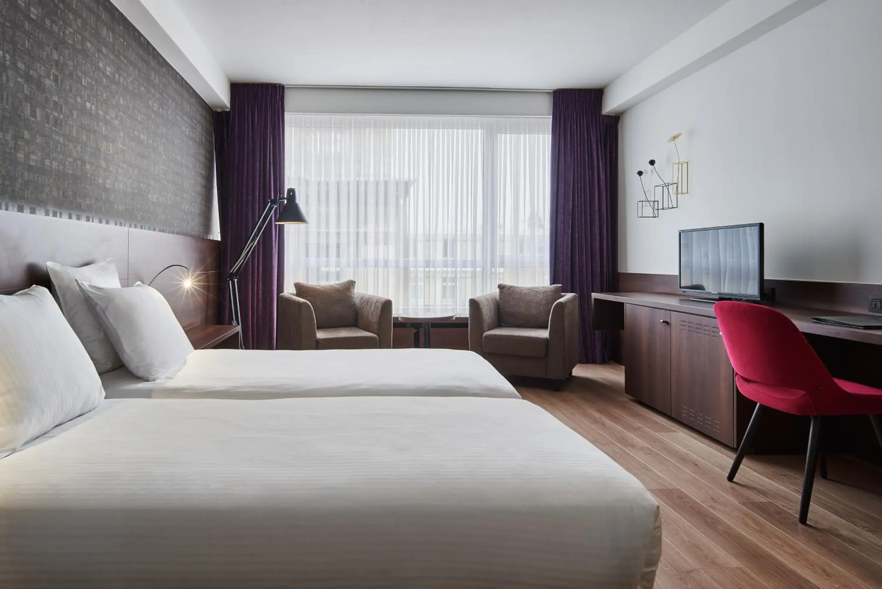 Communal lounge/ TV room, Bed in Theater Hotel Communal lounge/ TV room, Bed in Theater Hotel