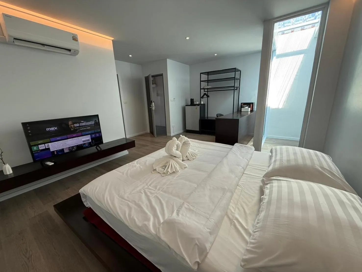 Photo of the whole room, Bed in P168 Hostel Samui