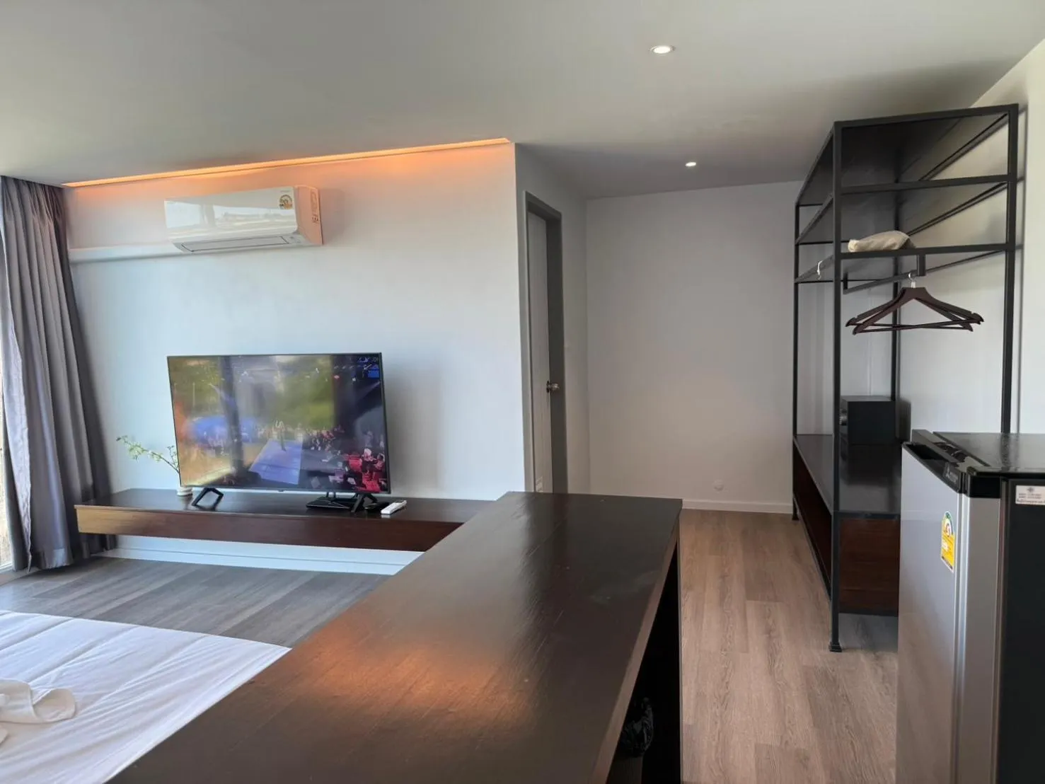 TV and multimedia in P168 Hostel Samui