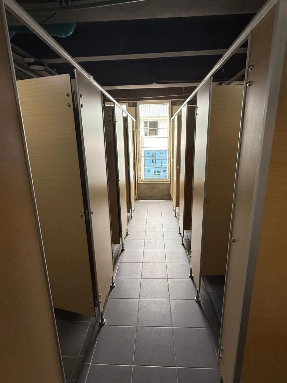 Shower in P168 Hostel Samui