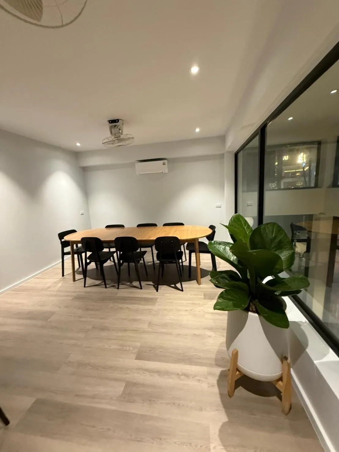 Business facilities in P168 Hostel Samui