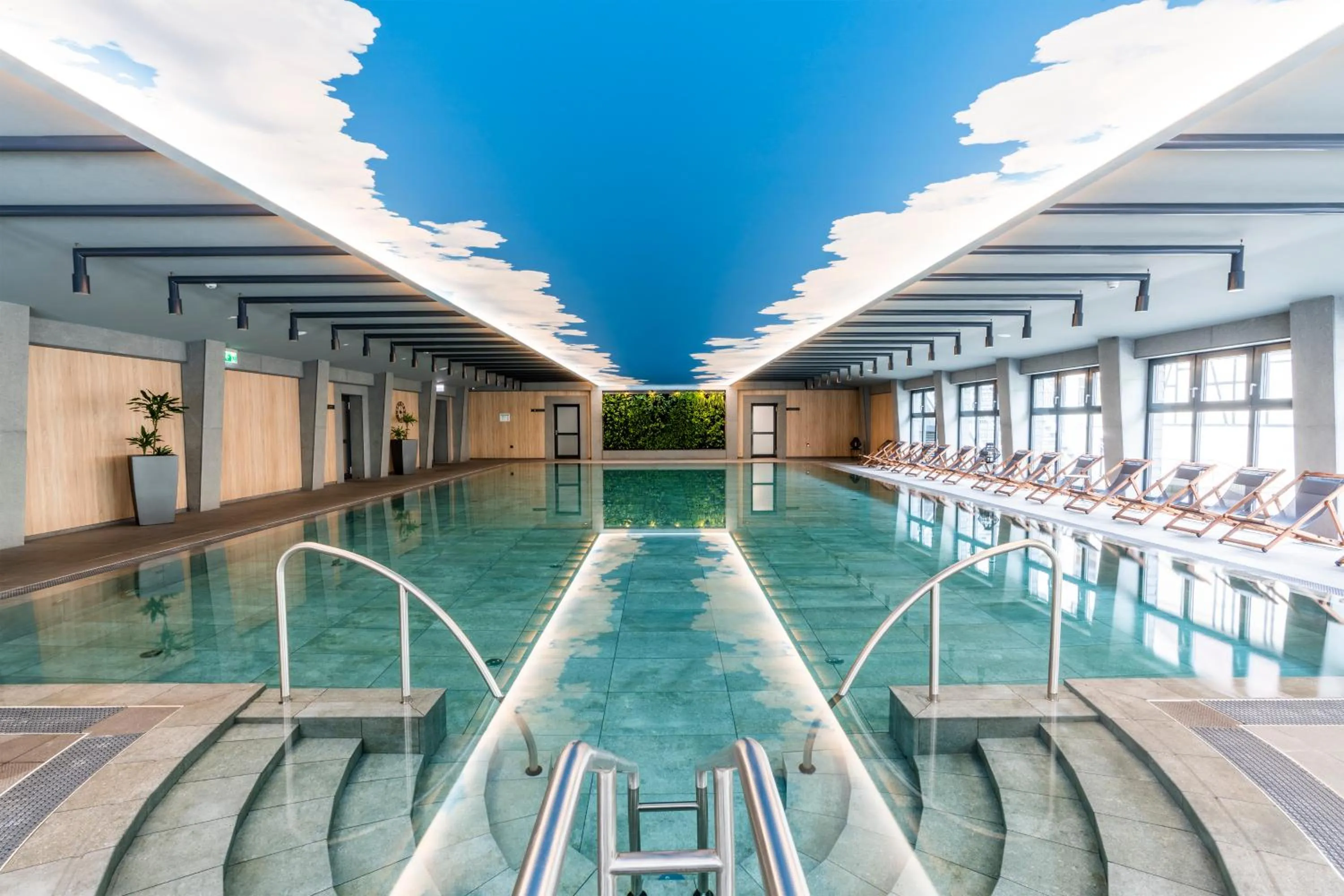 Swimming pool in HVD Grand Hotel Suhl Business & Leisure