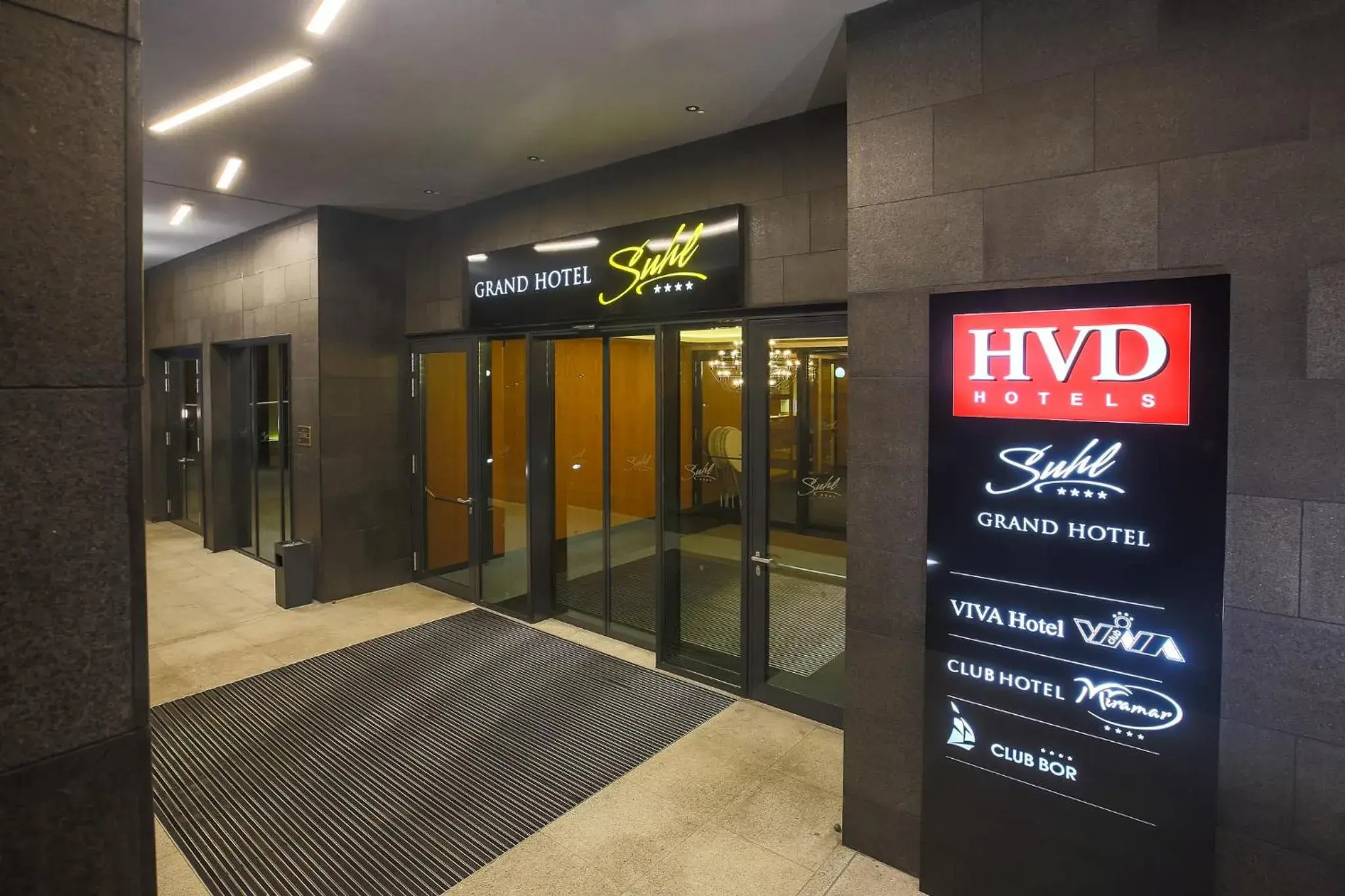 Facade/entrance in HVD Grand Hotel Suhl Business & Leisure Facade/entrance in HVD Grand Hotel Suhl Business & Leisure
