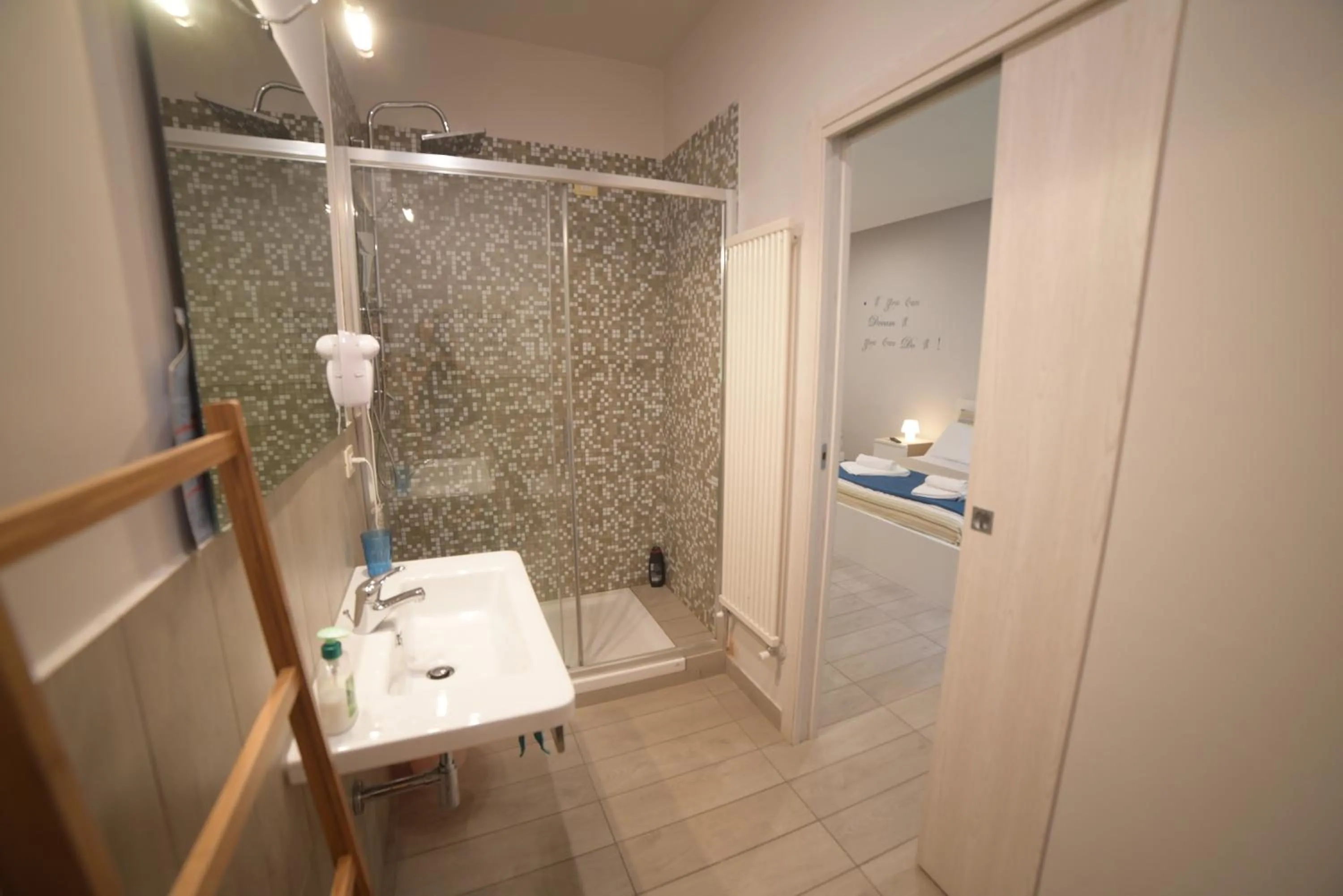 Shower in B&B Lamezia Terme