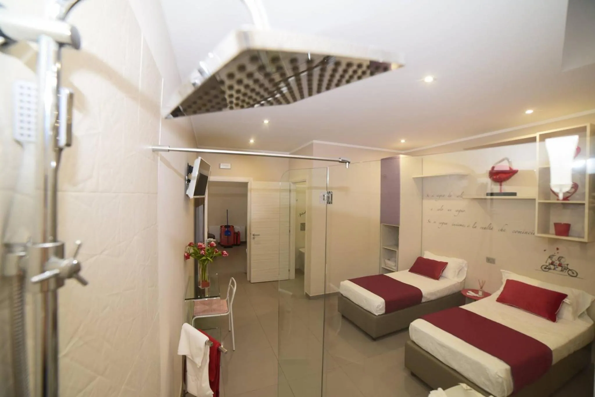 Shower, Bed in B&B Lamezia Terme