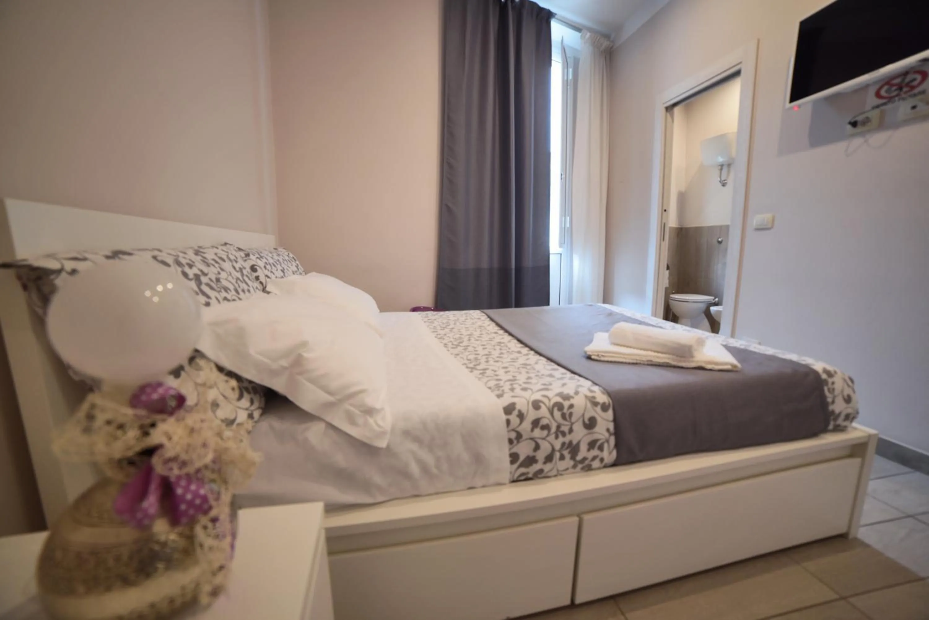 TV and multimedia, Bed in B&B Lamezia Terme