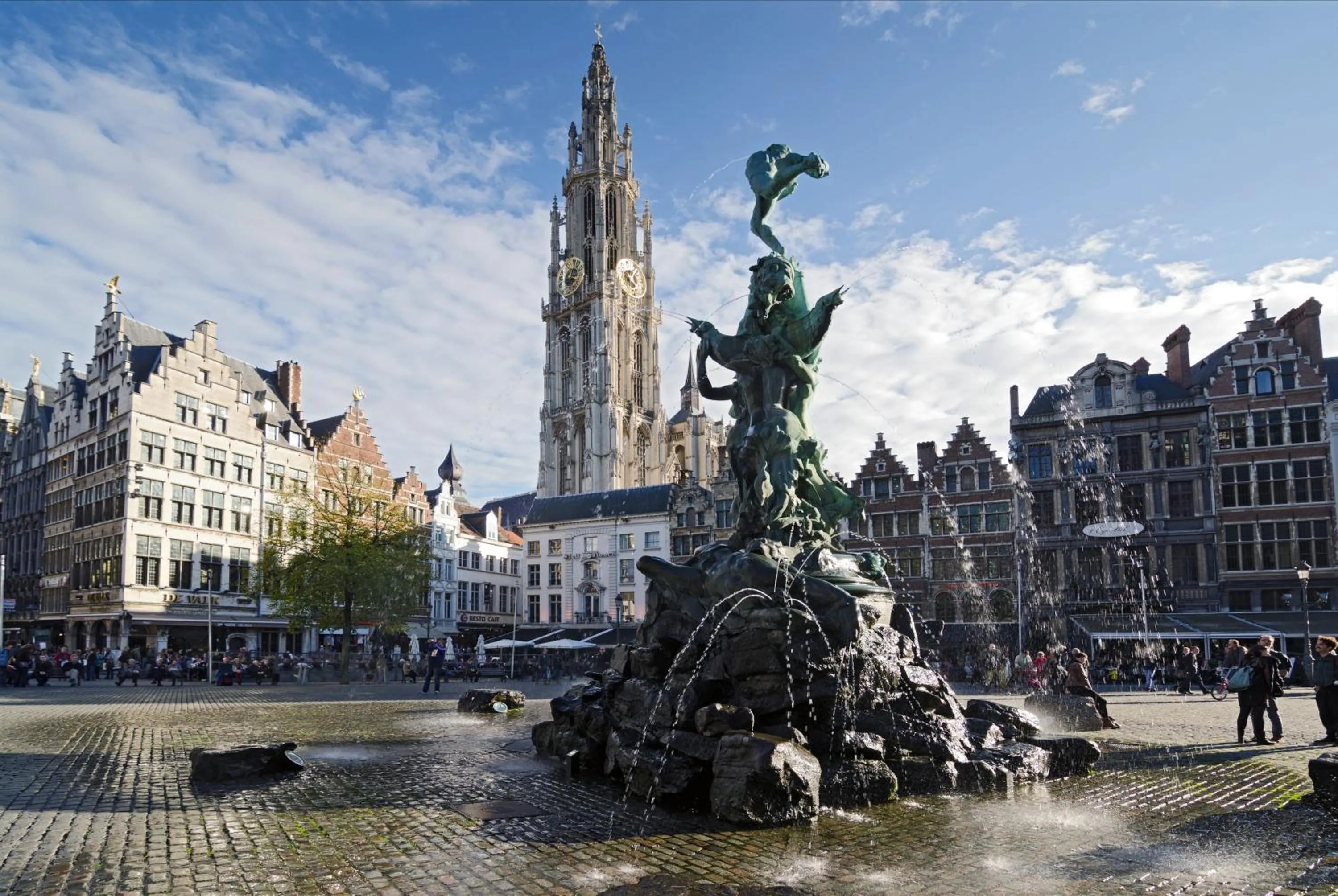 Nearby landmark in PREMIER SUITES Antwerp
