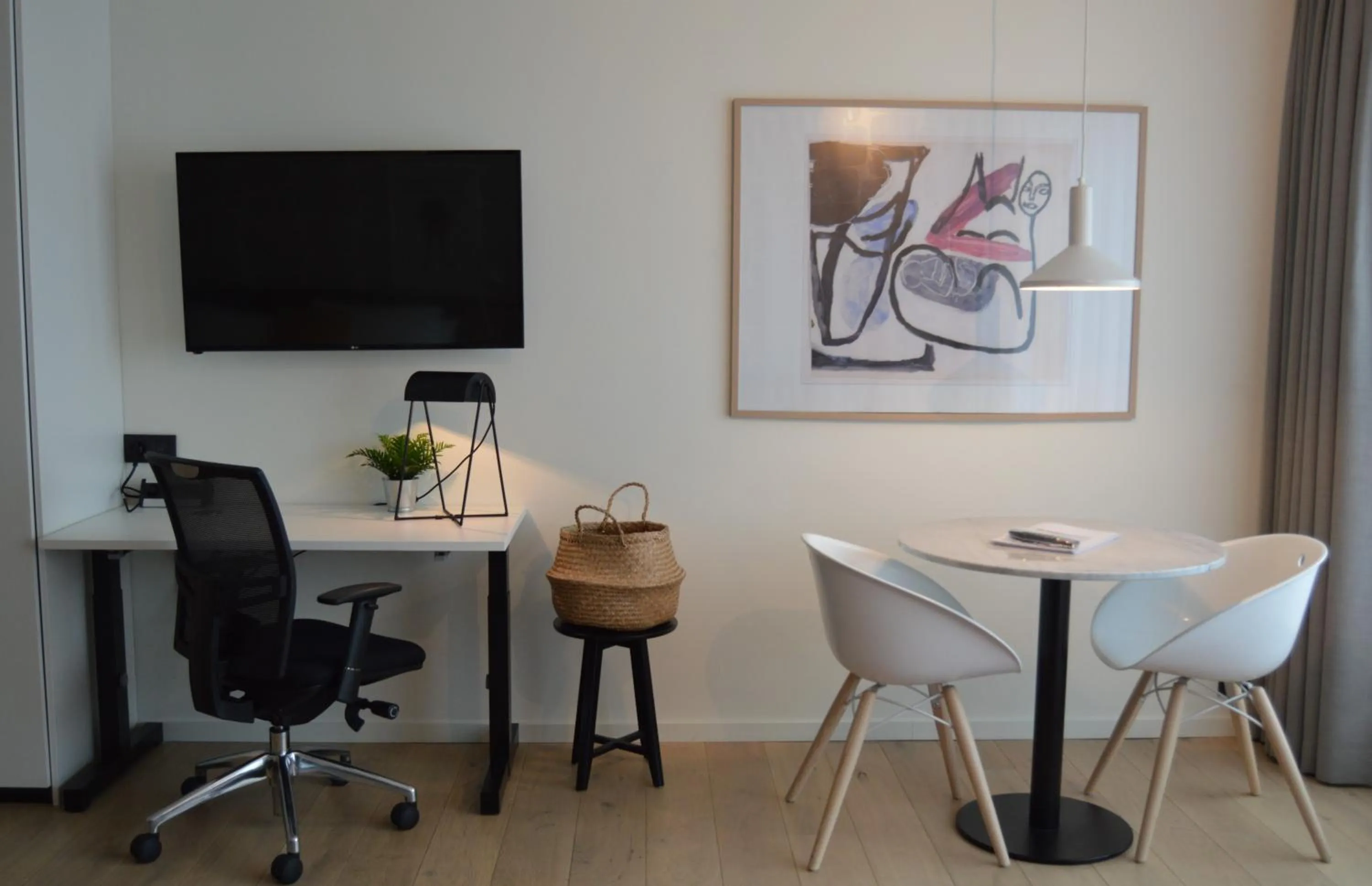 Seating area in PREMIER SUITES Antwerp