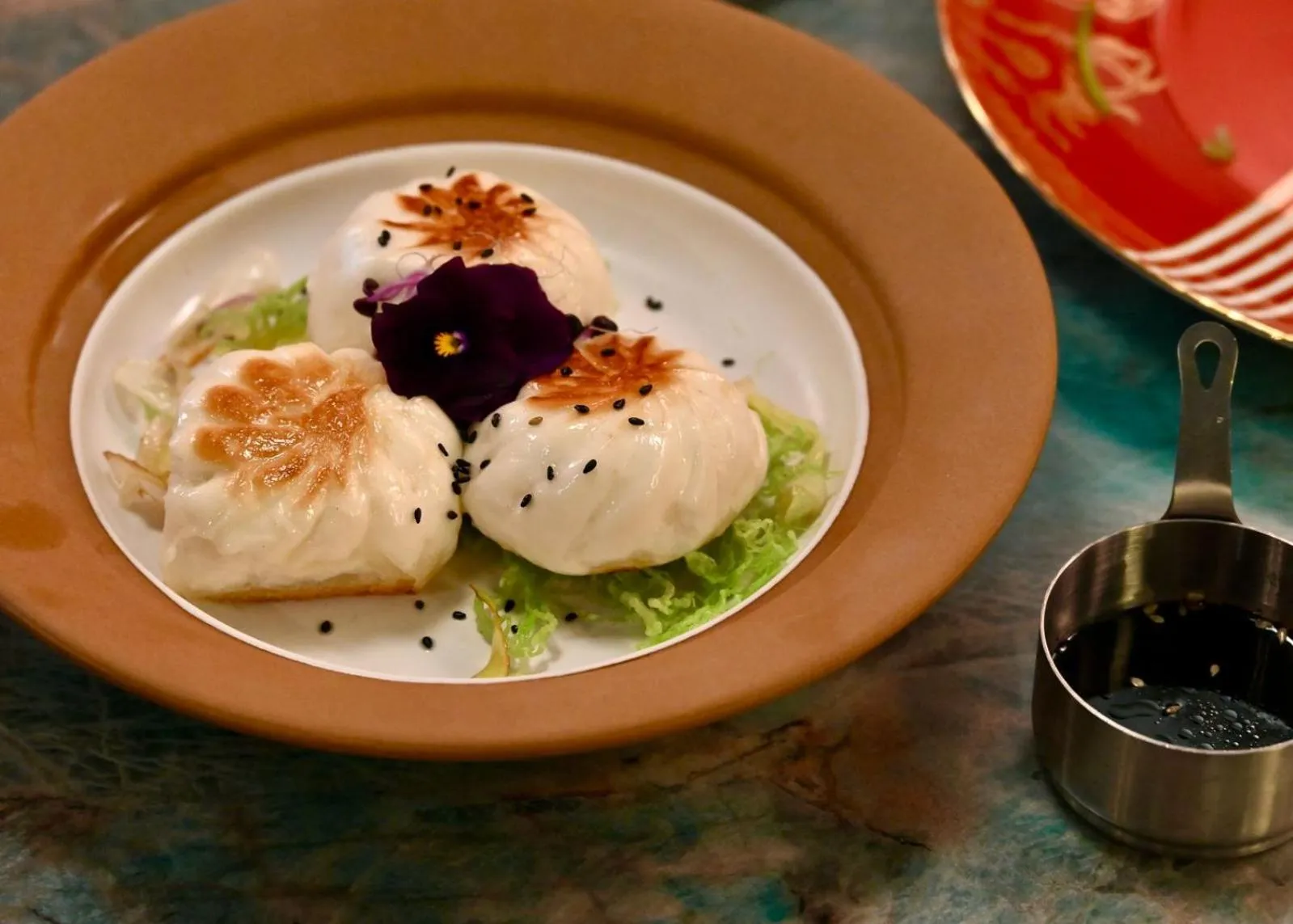 Food and drinks in De Keyser Hotel