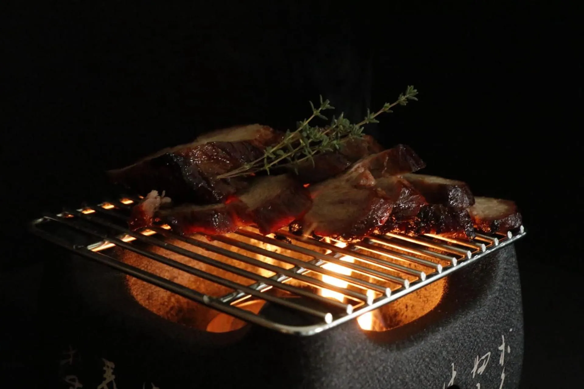 Restaurant/places to eat in De Keyser Hotel