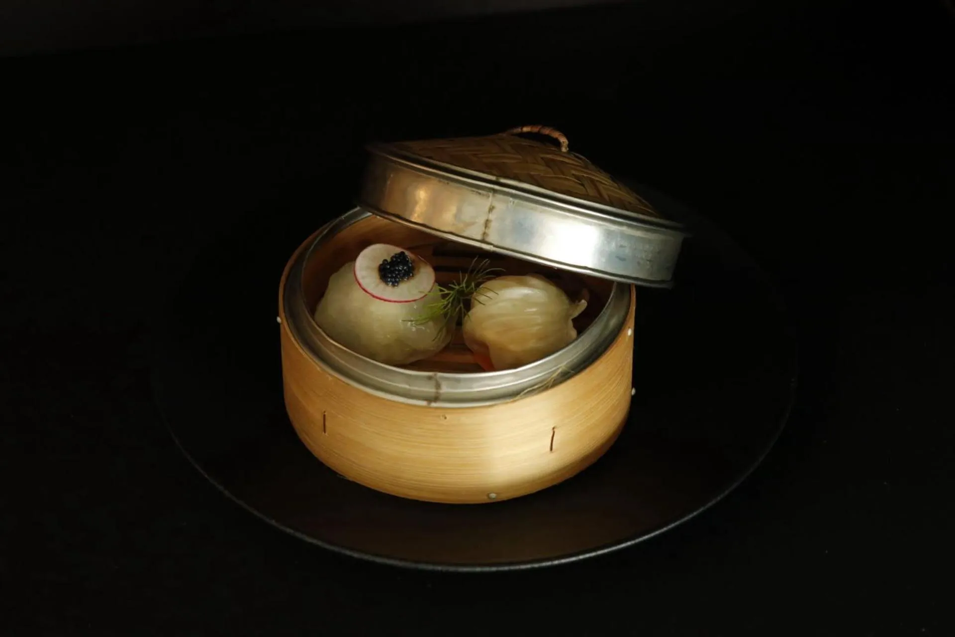 Restaurant/places to eat in De Keyser Hotel