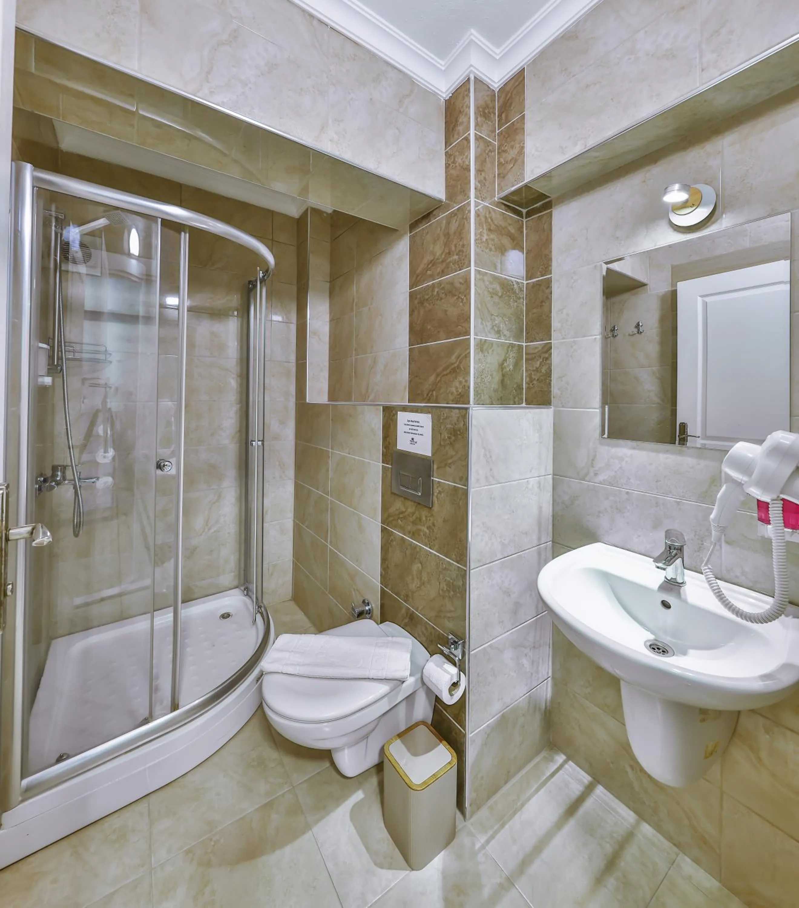 Shower in Palmada Hotel