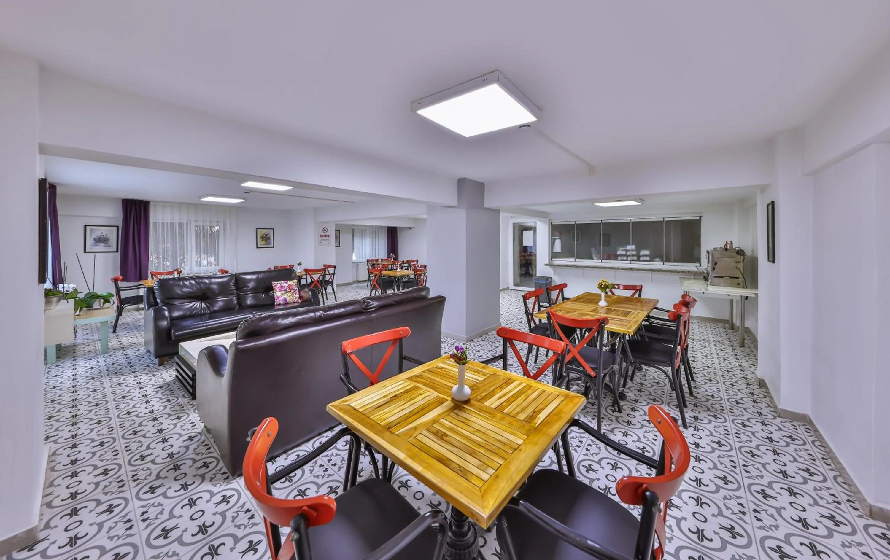 Restaurant/places to eat in Palmada Hotel