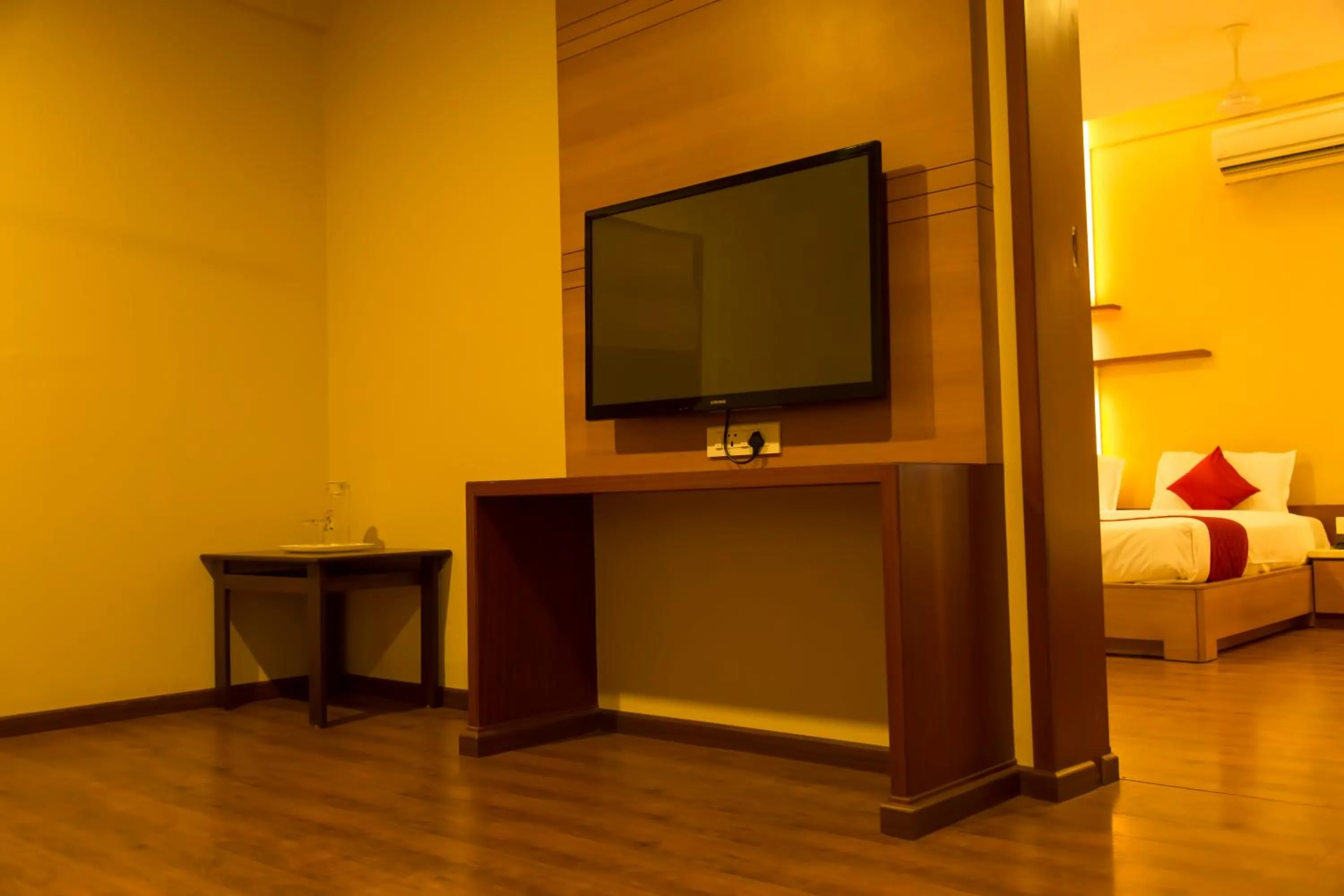 TV and multimedia in Hotel Sri Sakthi