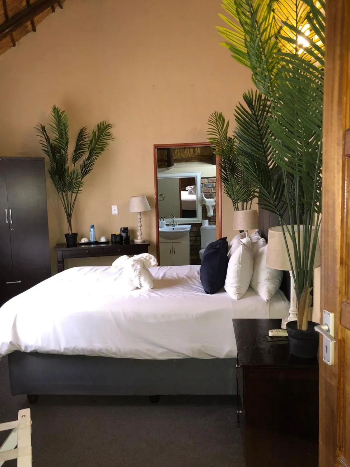 Bed in Imbube Safari Lodge