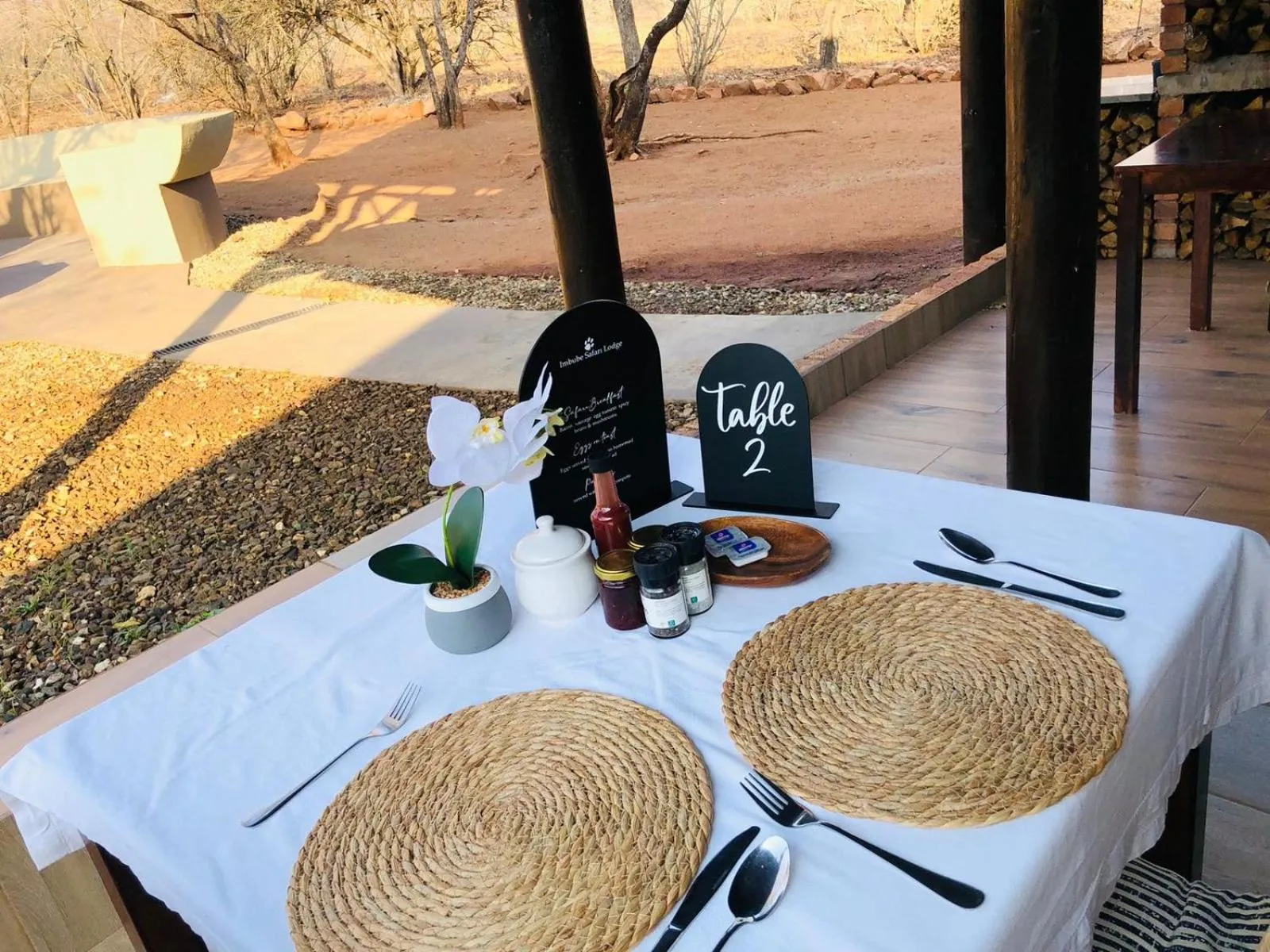 Dining area in Imbube Safari Lodge