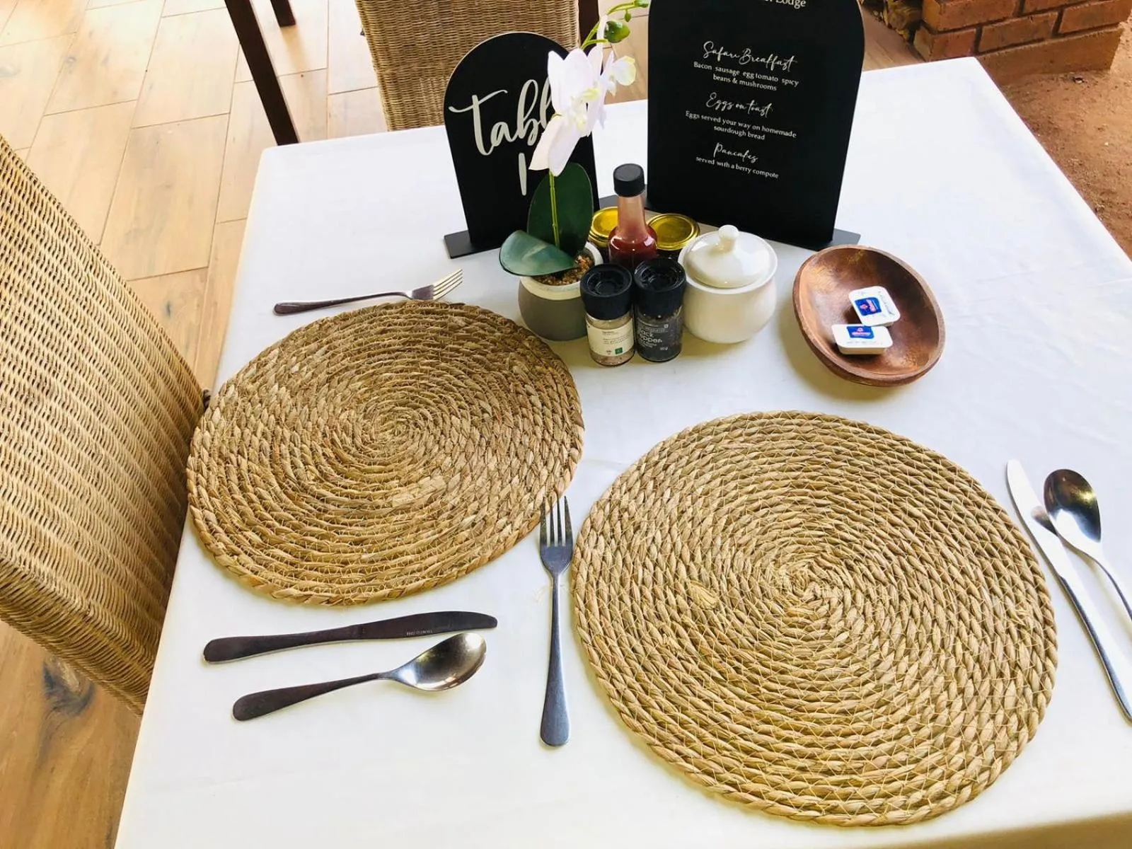 Restaurant/places to eat in Imbube Safari Lodge