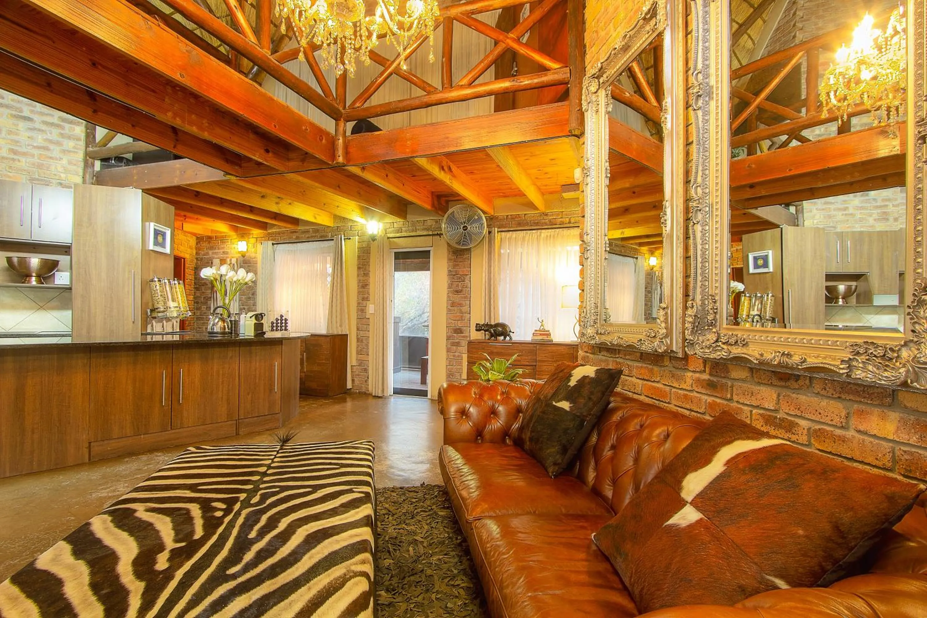 Living room in Imbube Safari Lodge