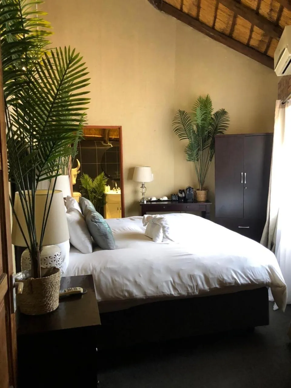 Bed in Imbube Safari Lodge