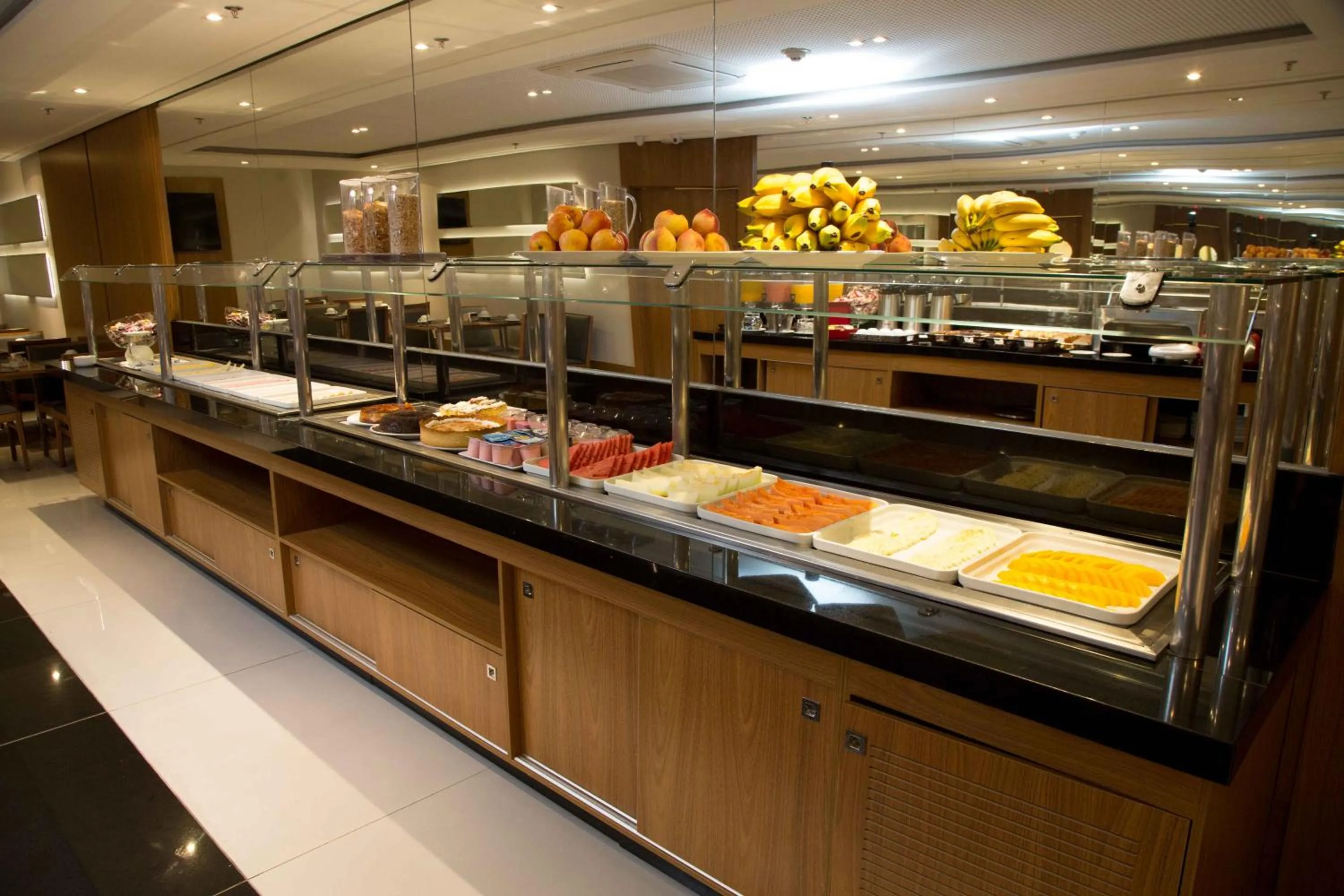 Restaurant/places to eat in Petit Rio Hotel