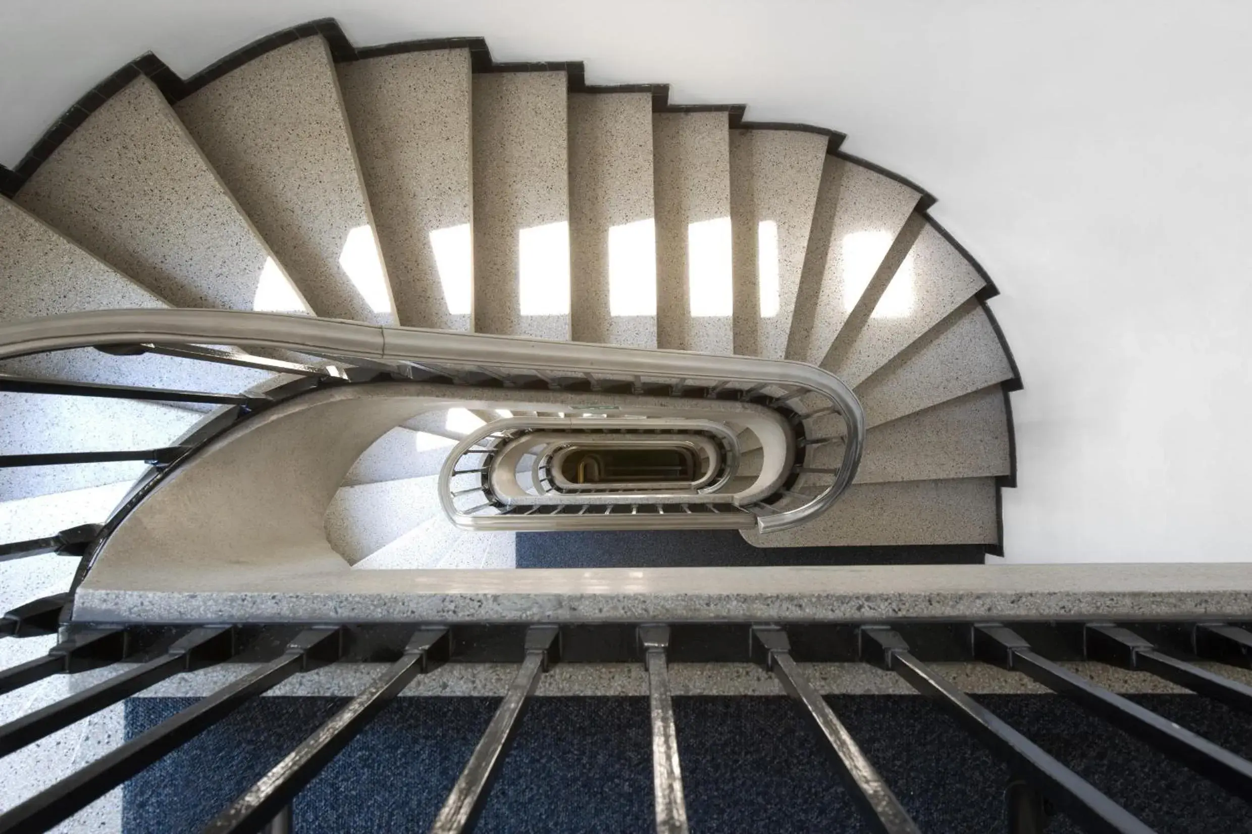 Property building in Hôtel Argus by happyCulture Property building in Hôtel Argus by happyCulture