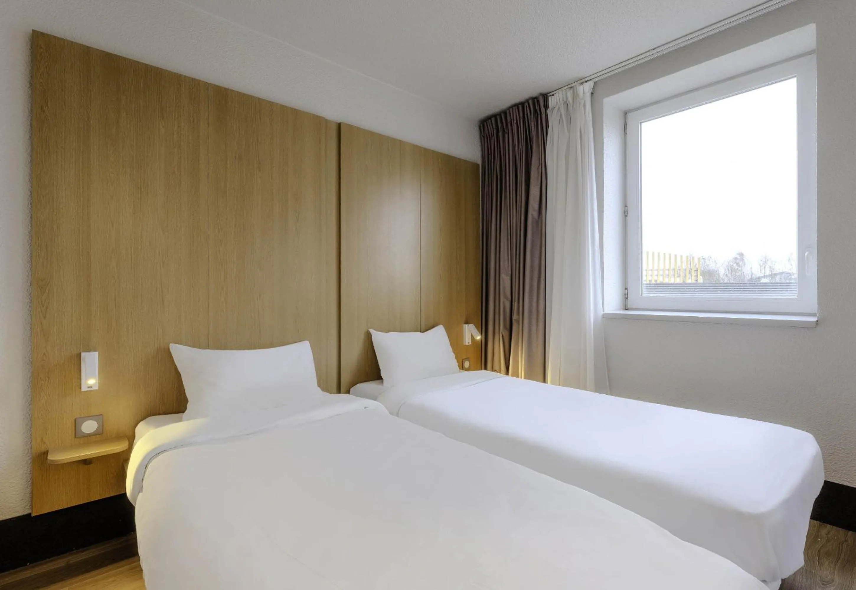 Bedroom, Bed in B&B HOTEL Arras