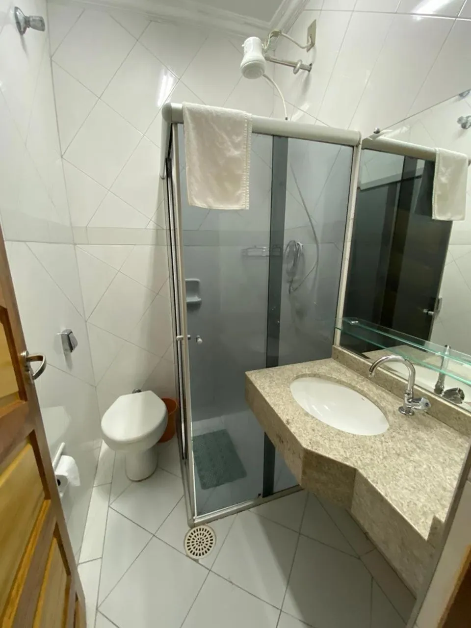 Shower in Missouri Hotel