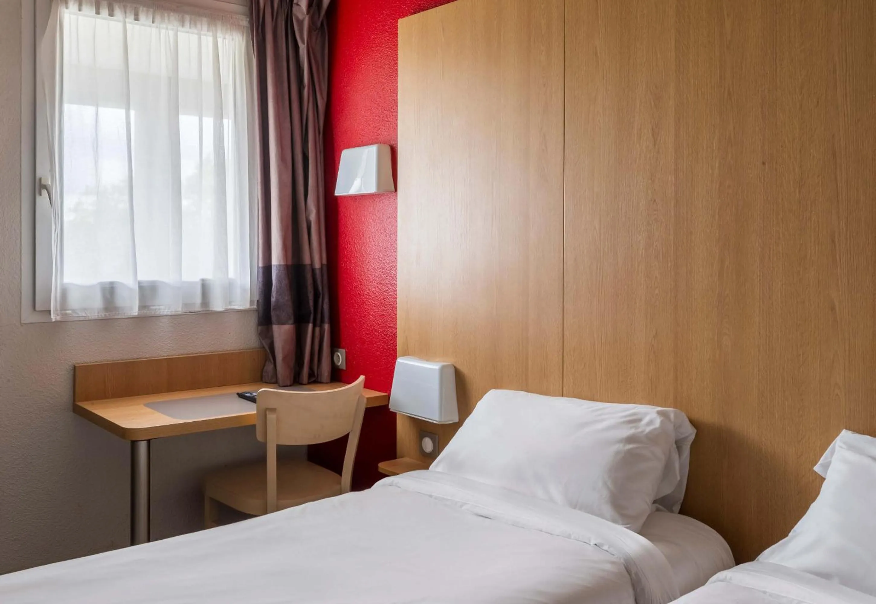 Bedroom, Bed in B&B HOTEL Auxerre Bourgogne