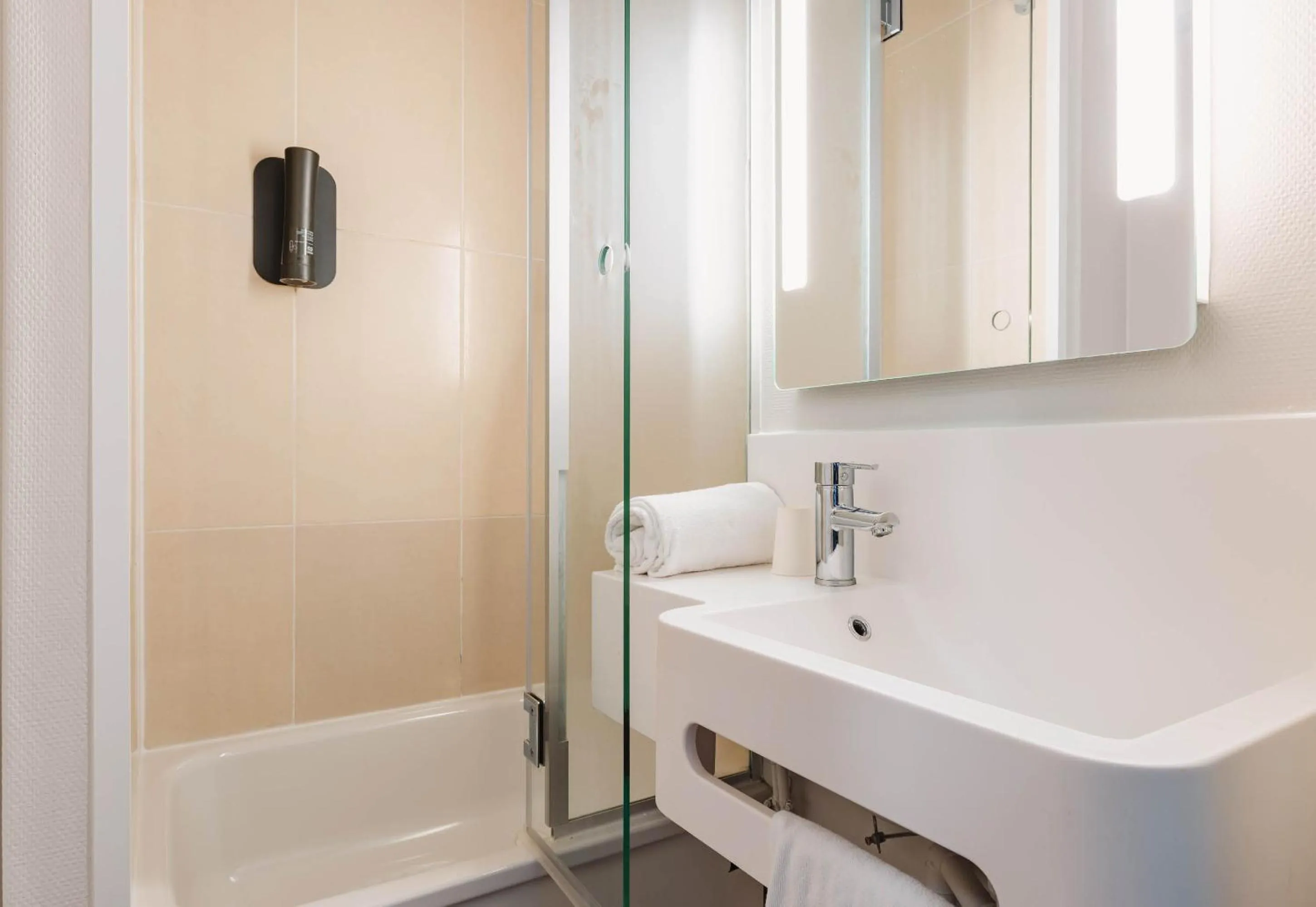 Bathroom in B&B HOTEL Rennes Sud Chantepie