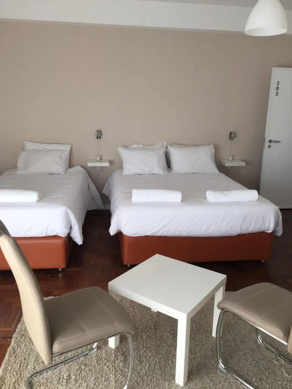 Triple Room with Private Bathroom in Lx Center Guesthouse Triple Room with Private Bathroom in Lx Center Guesthouse