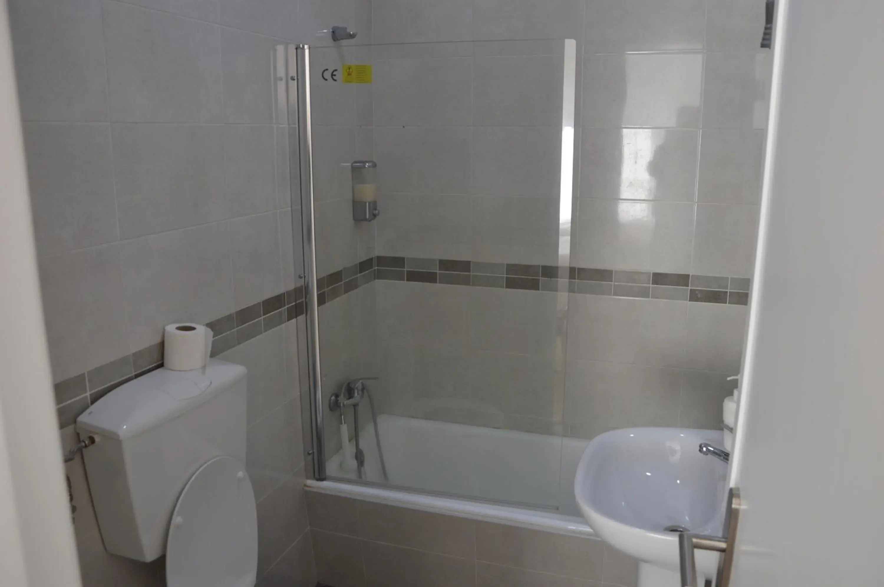 Standard Double or Twin Room with Balcony in Lx Center Guesthouse Standard Double or Twin Room with Balcony in Lx Center Guesthouse